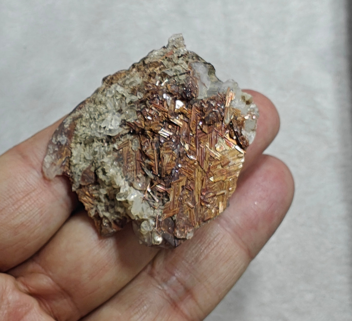 Natural Quartz Crystal with Rutiles Saginite 36 grams