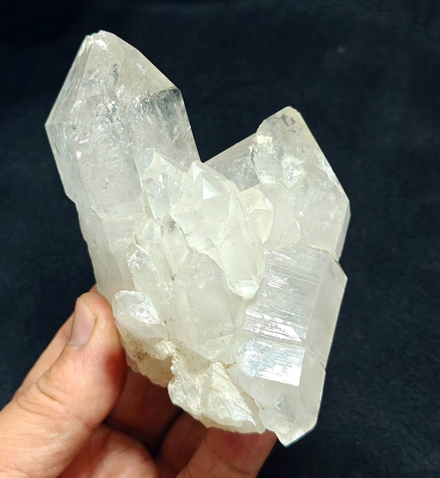 An amazing specimen of beautifully terminated quartz Crystals 433 grams