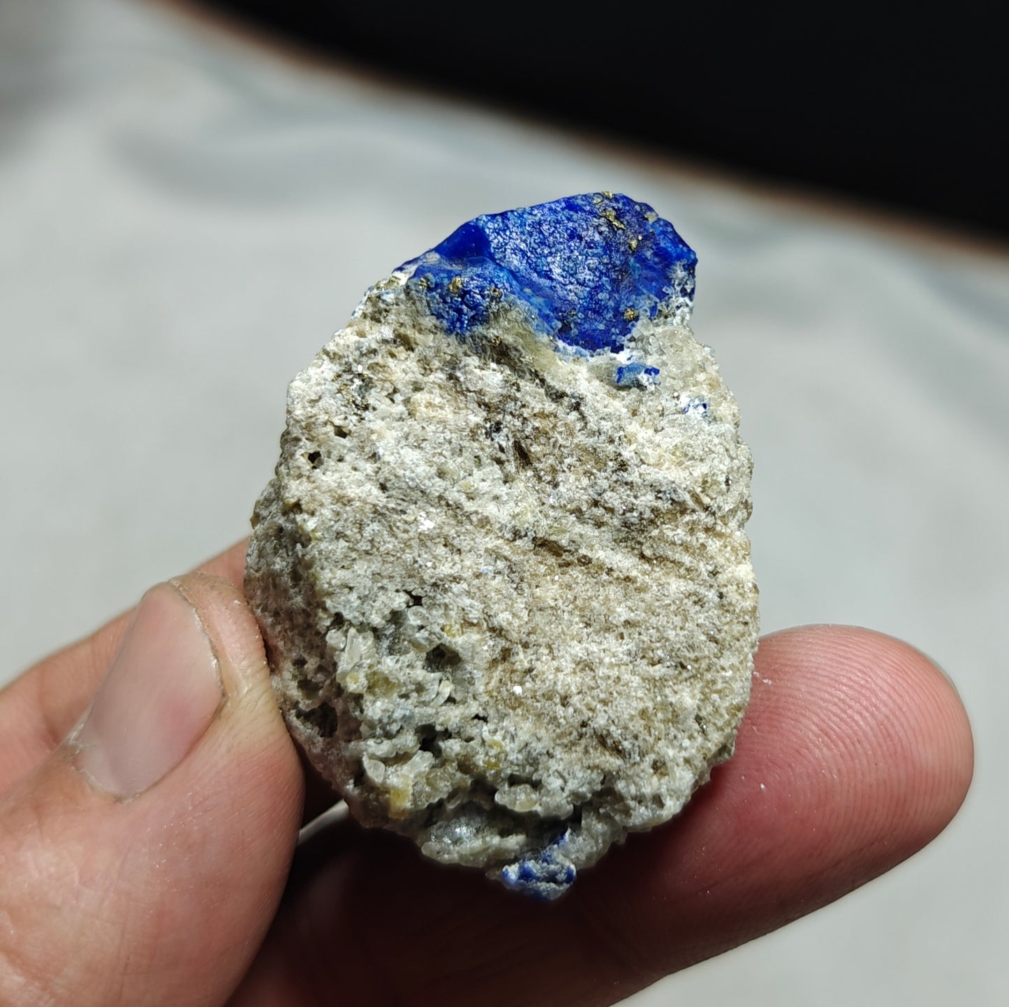 Amazing single Lazurite specimen on matrix 35 grams