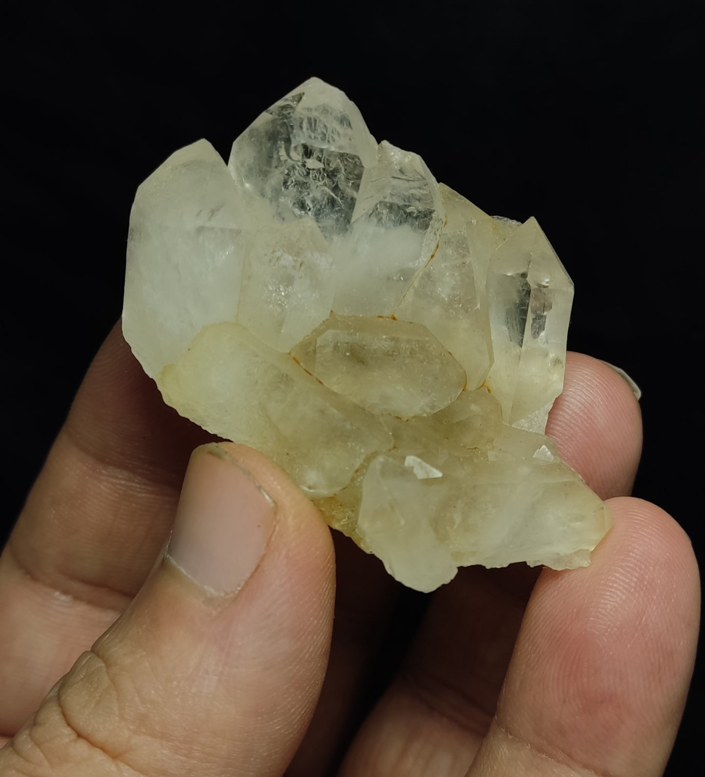 Natural terminated gwindel Quartz crystal 35 grams