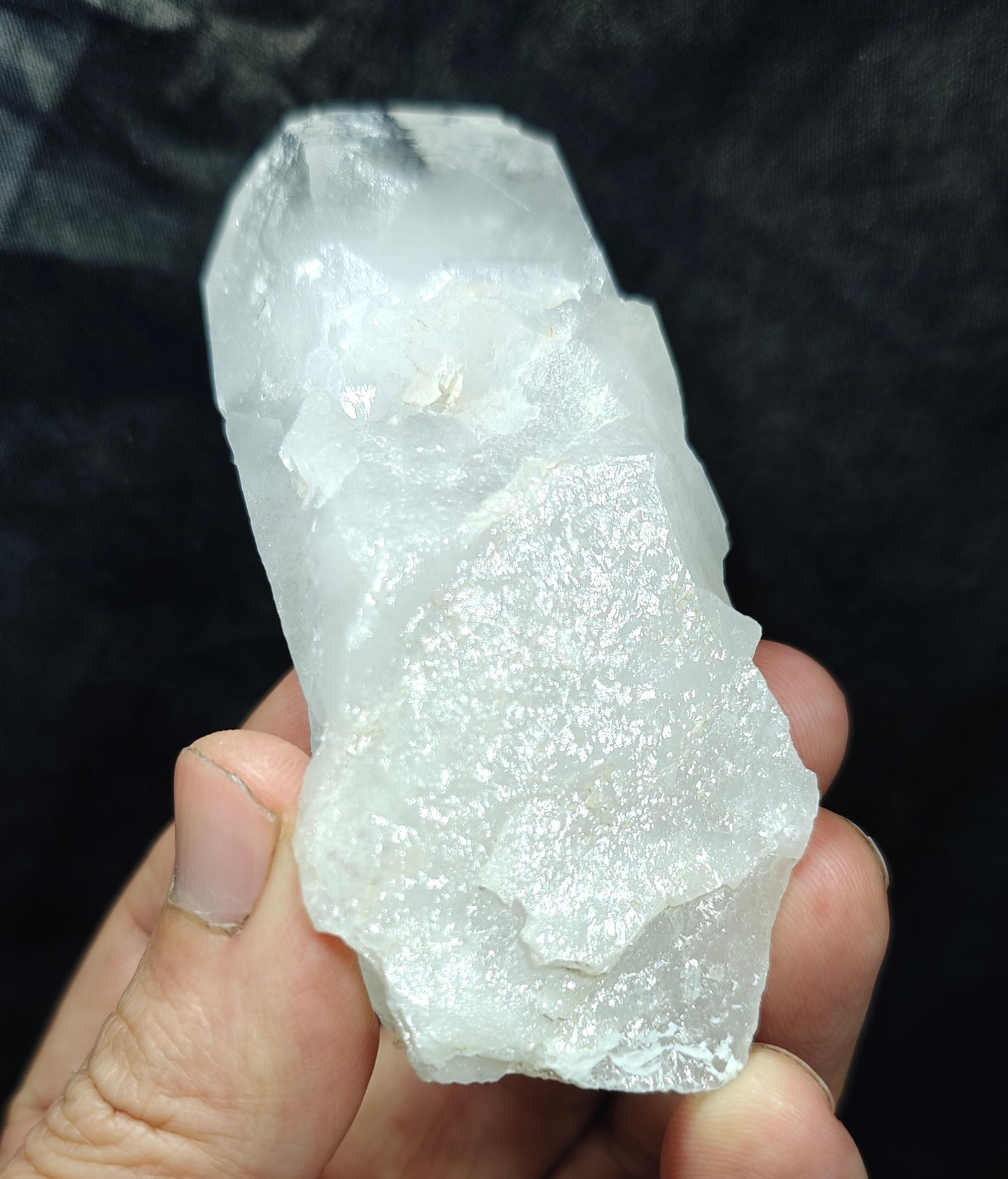 An amazing terminated Quartz Crystal 193 grams