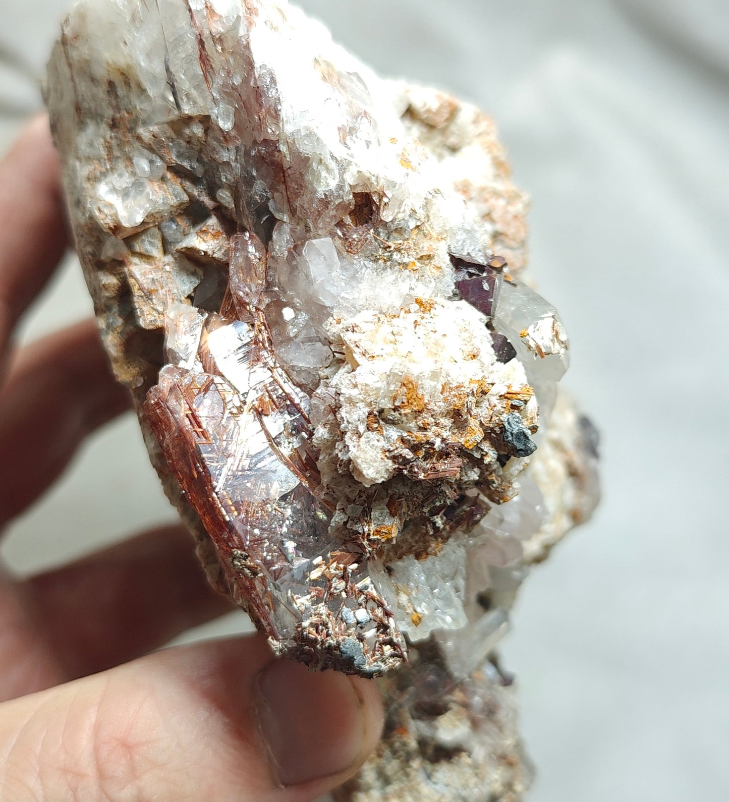 Natural quartz rutiles and siderite specimen 970 grams