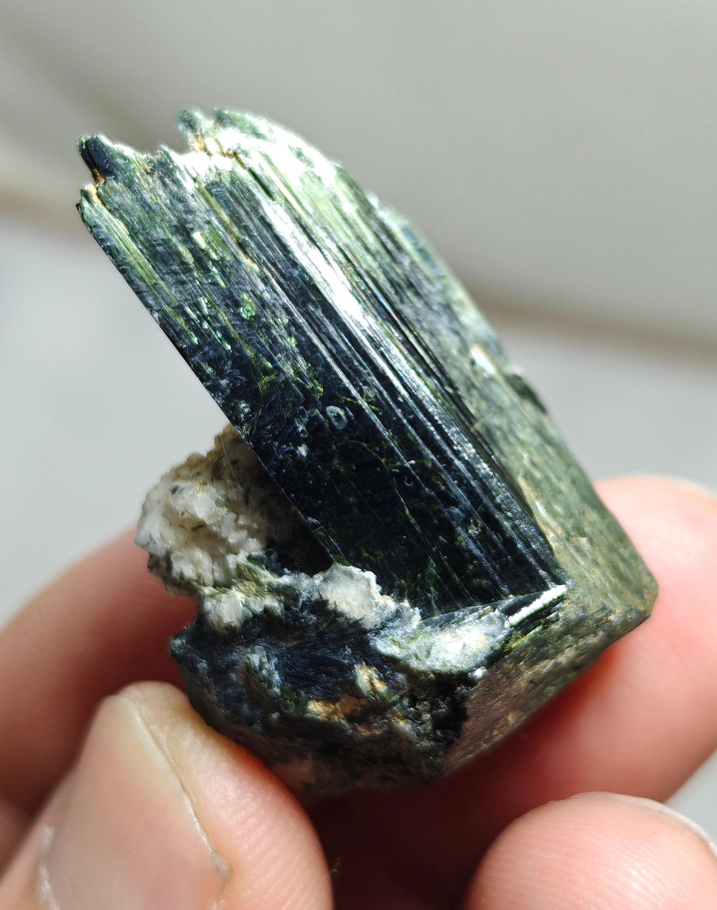 Natural aegirine crystal 22 grams