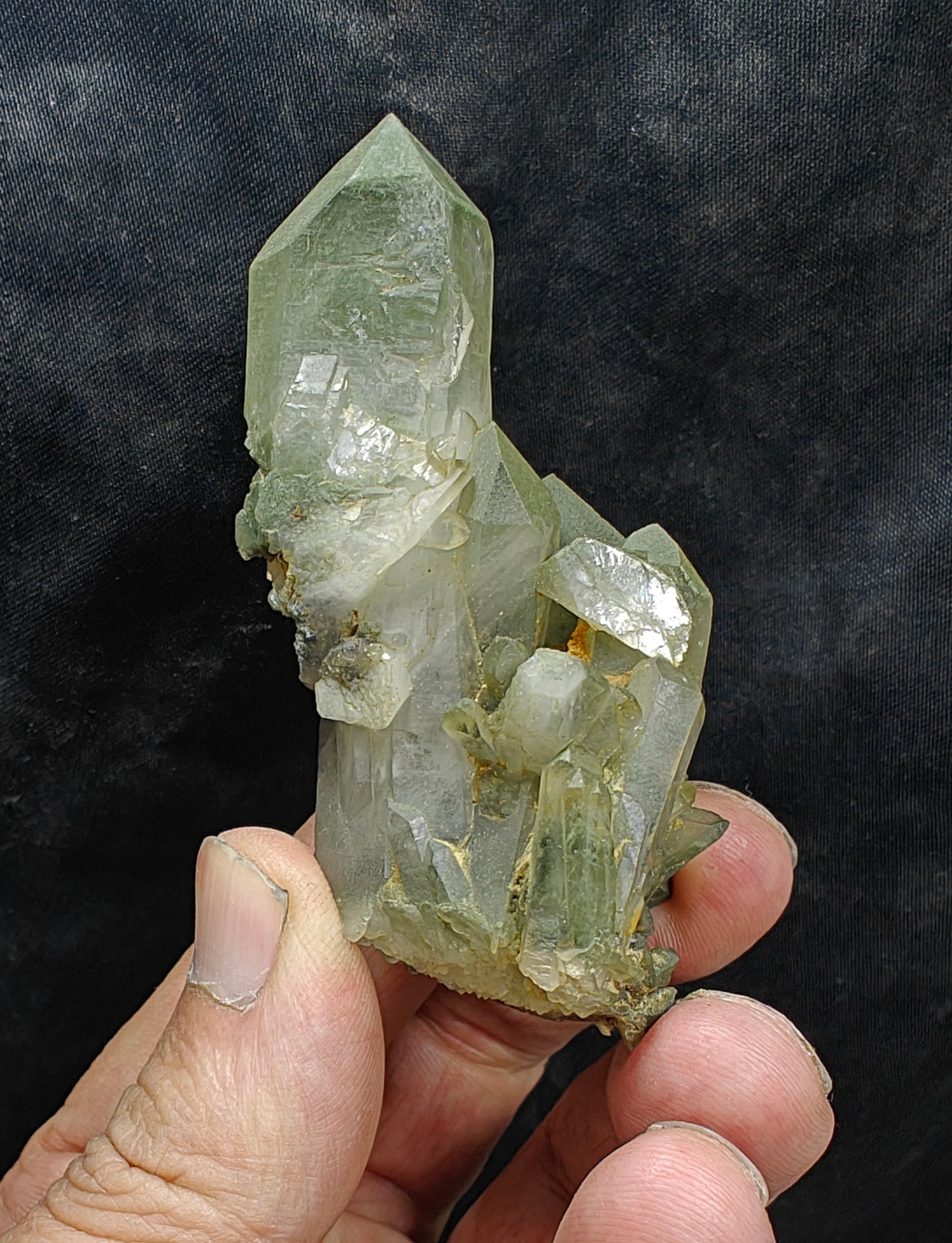 Natural terminated Chlorite Quartz cluster 67 grams