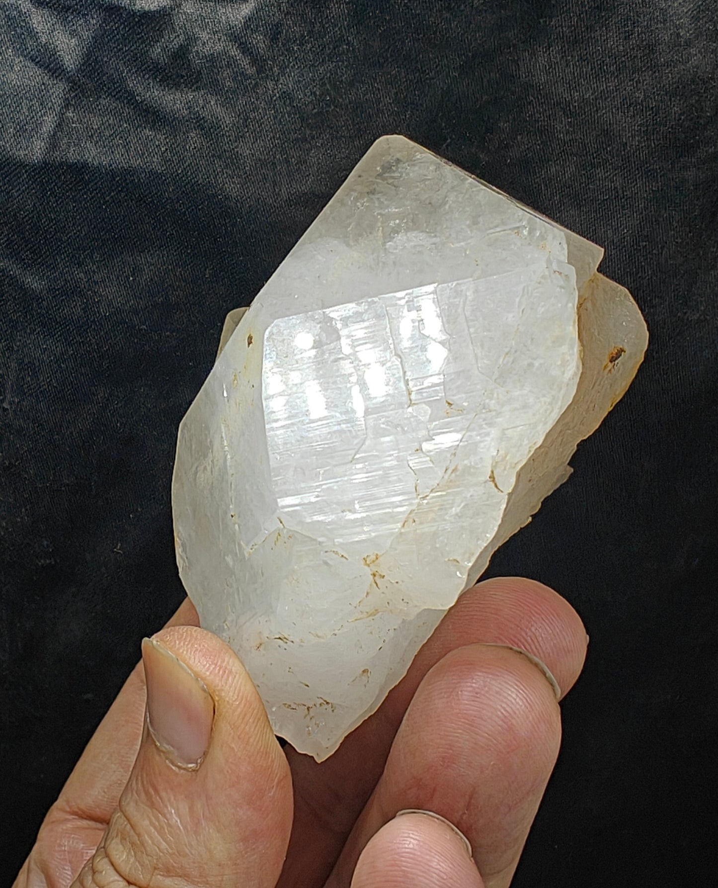 Terminated specimen of Quartz crystal 354 grams from Shalman Khyber Pakhtunkhwa