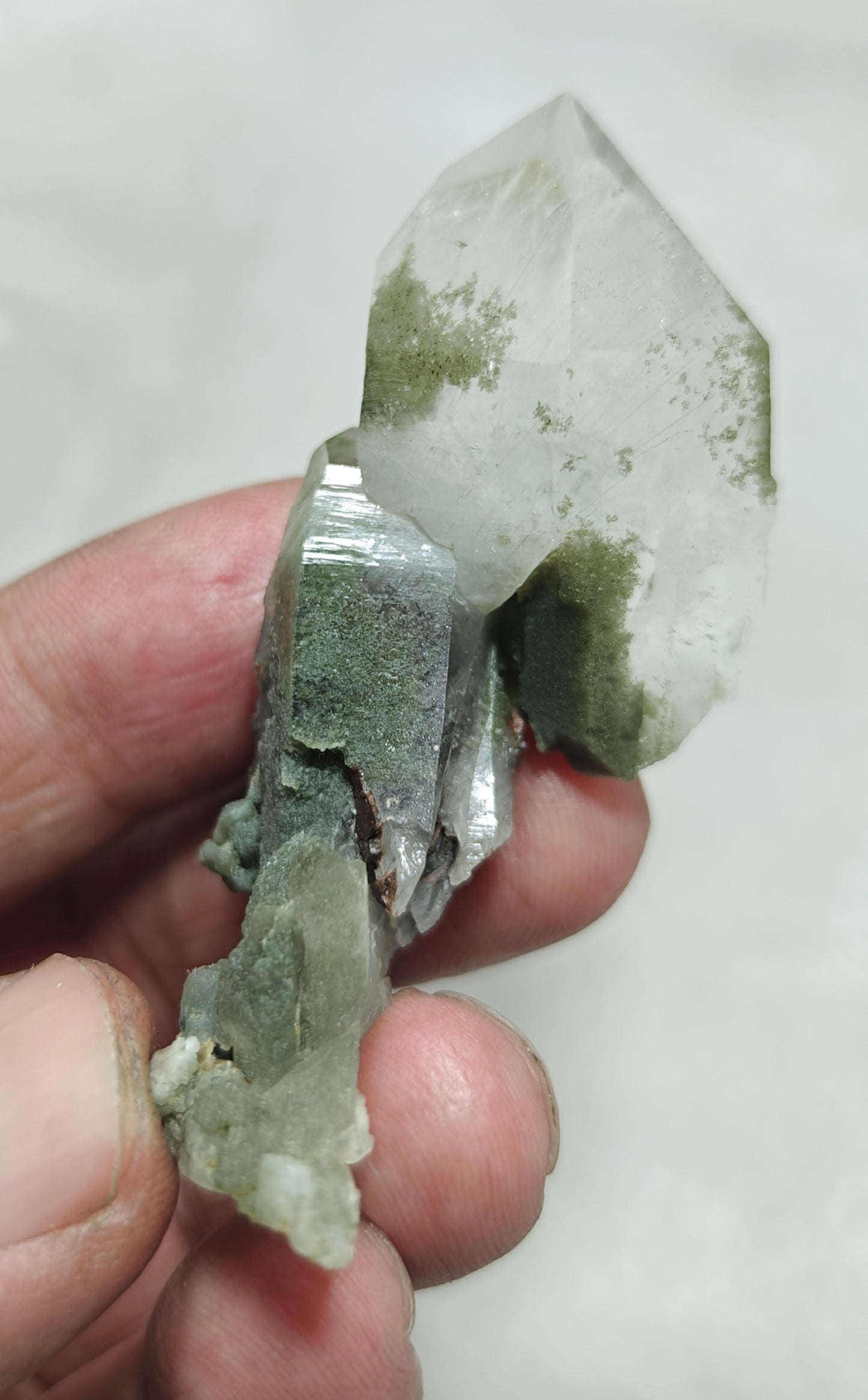 Chlorite quartz with small brookite 41 grams
