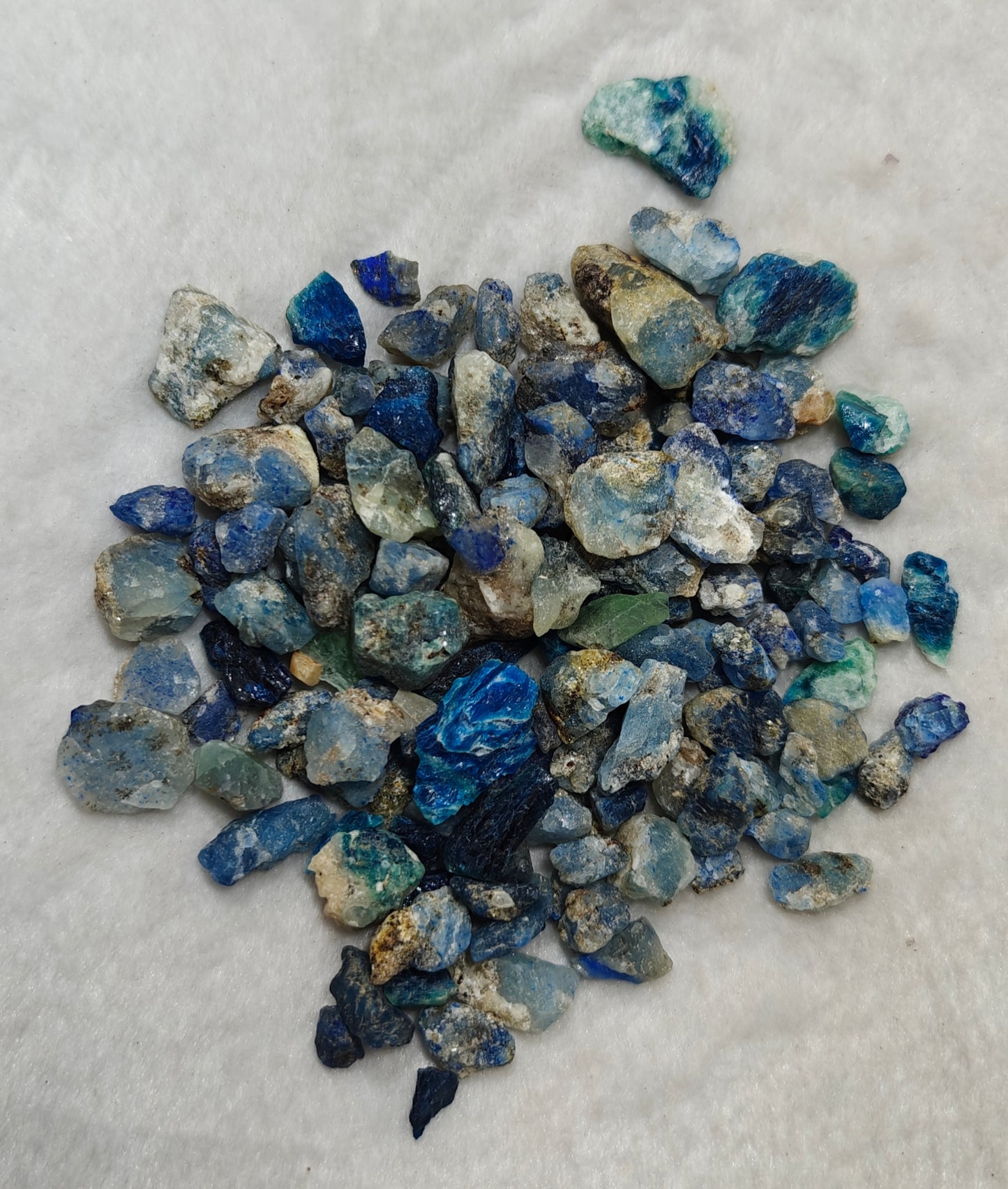 Fluorescent sodalite/Afghanite collection 110 grams