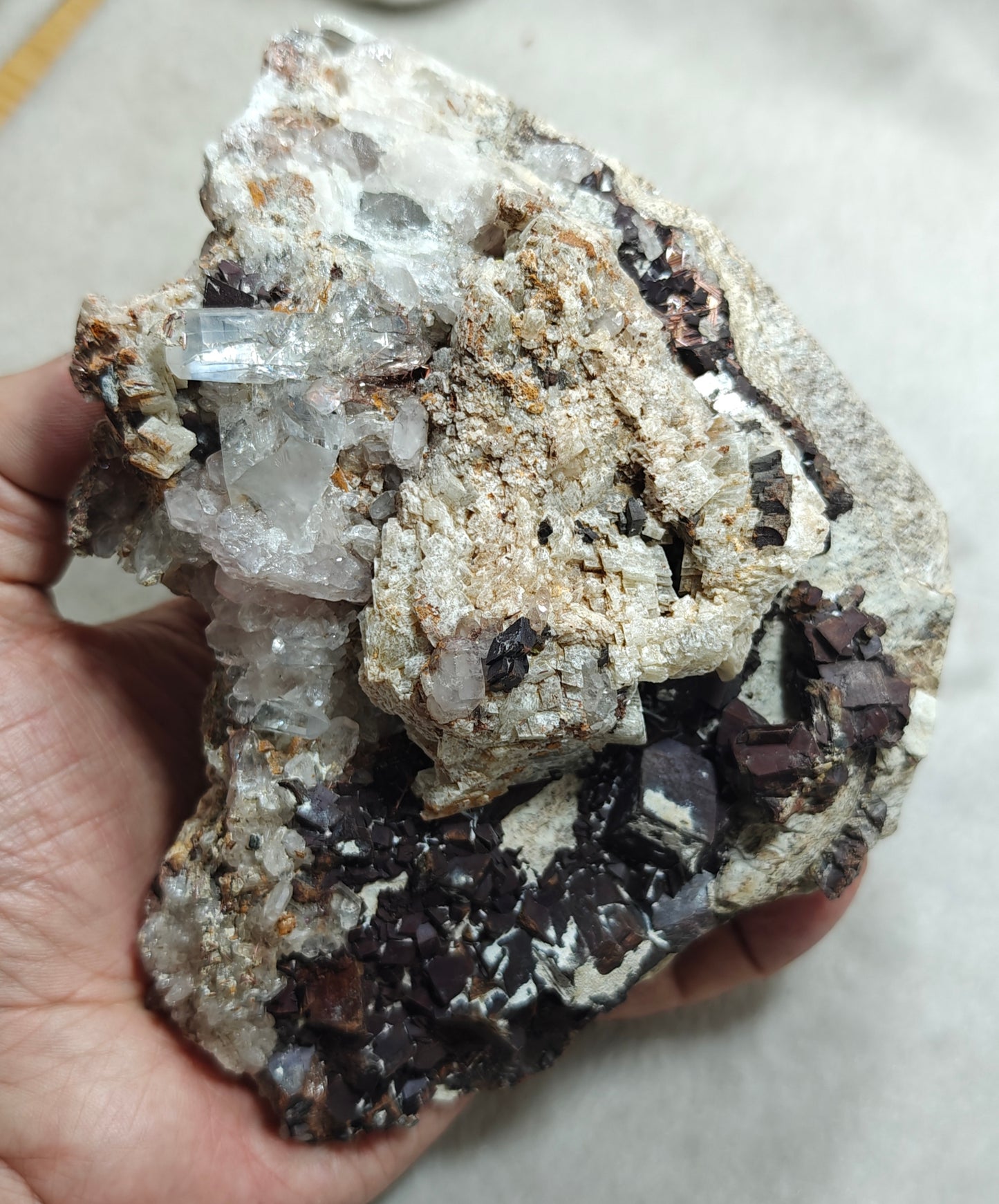 Natural quartz rutiles and siderite specimen 970 grams