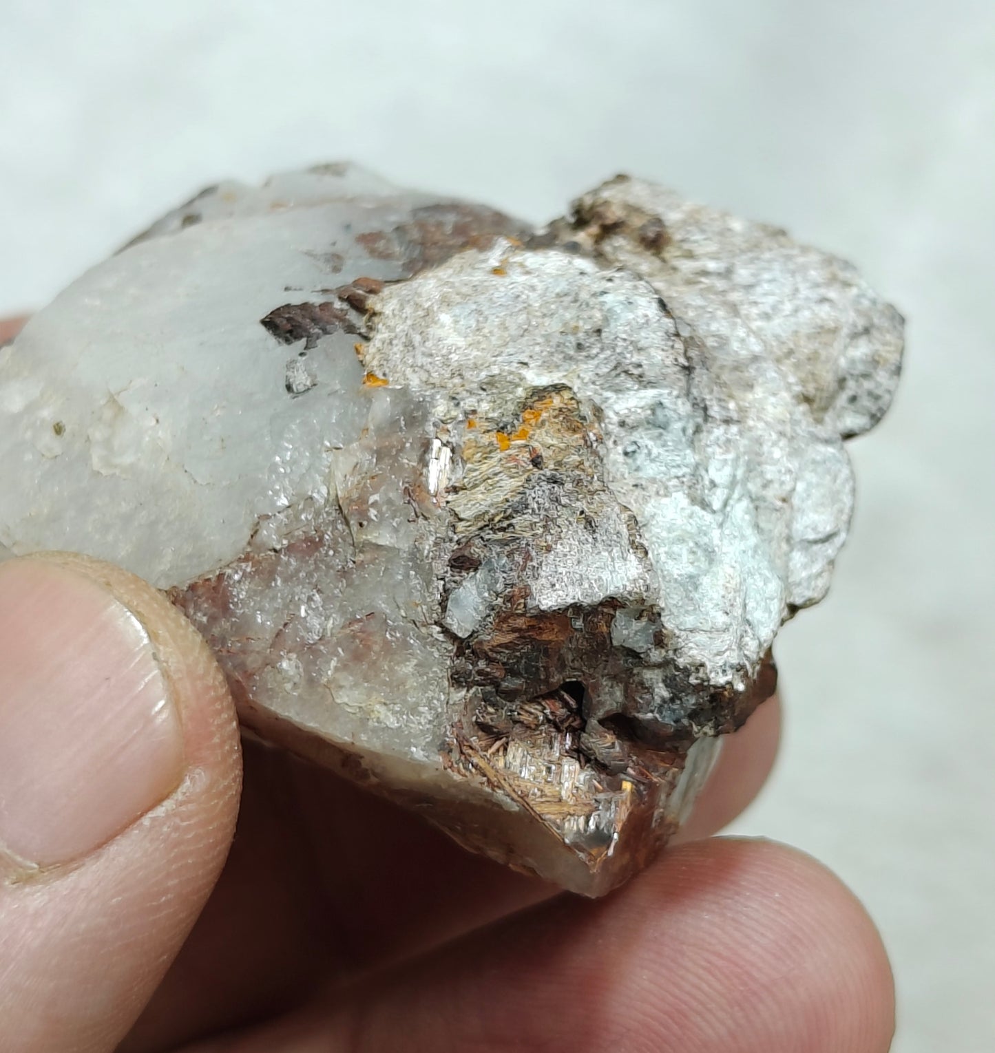 Natural Quartz Crystal with Rutiles Saginite and siderite inclusions 71 grams