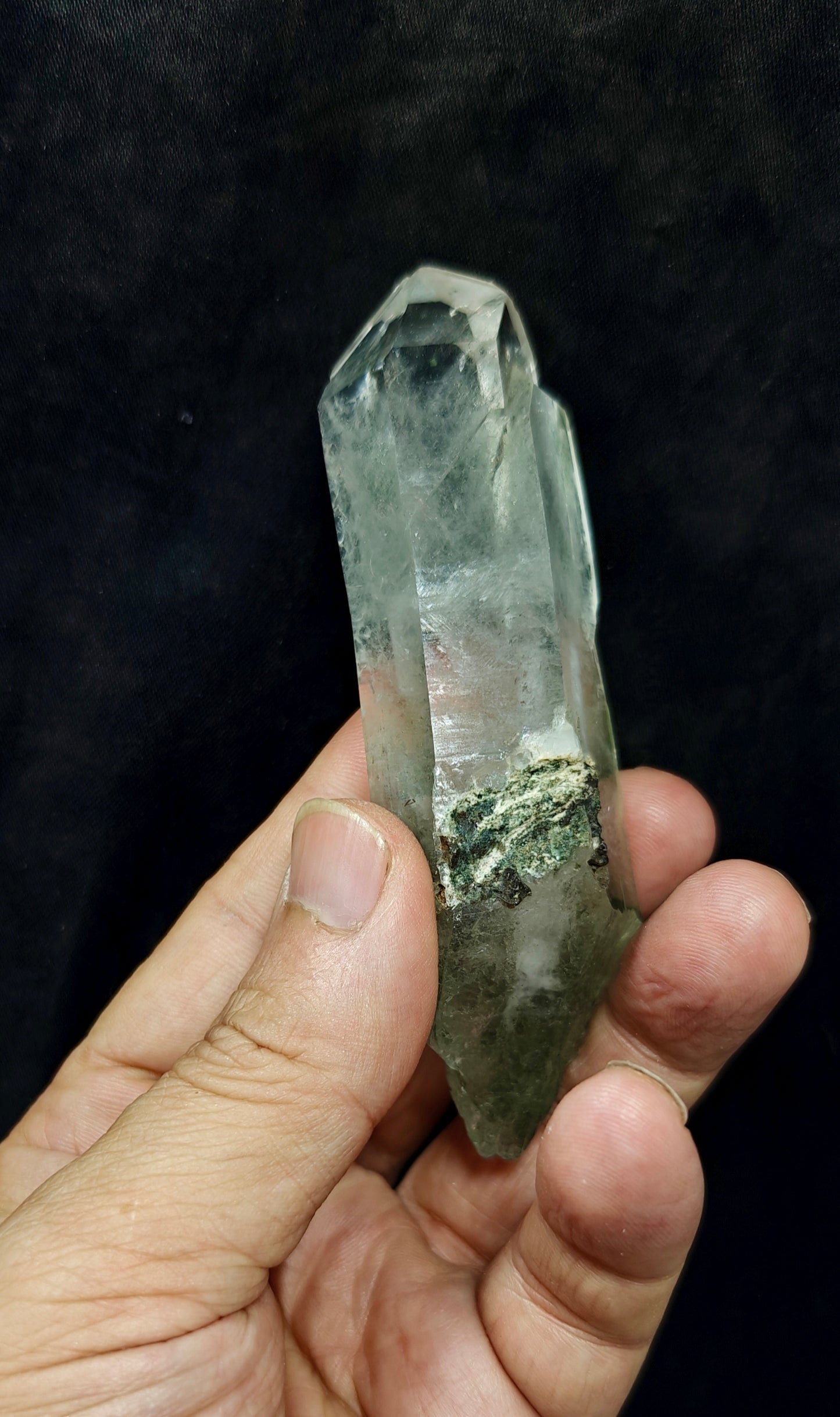 Natural terminated Chlorite Quartz 121 grams