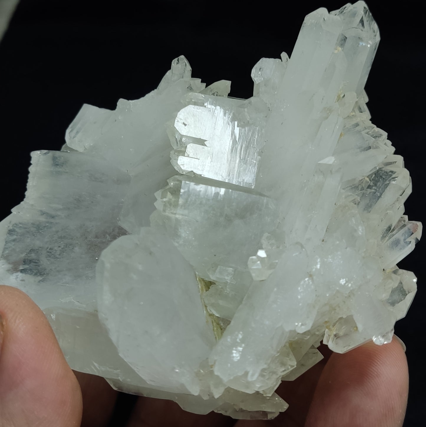 Single beautiful terminated Faden Quartz crystals specimenl 265 grams