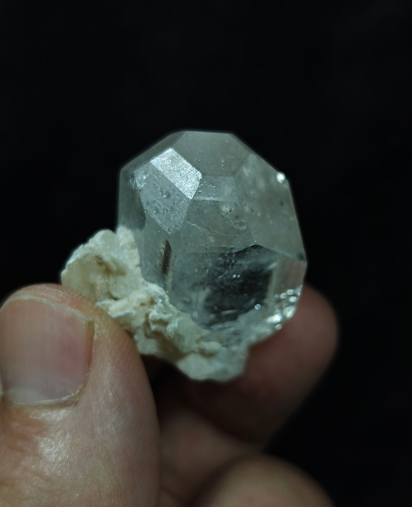Natural perfectly terminated Topaz crystal 33 grams