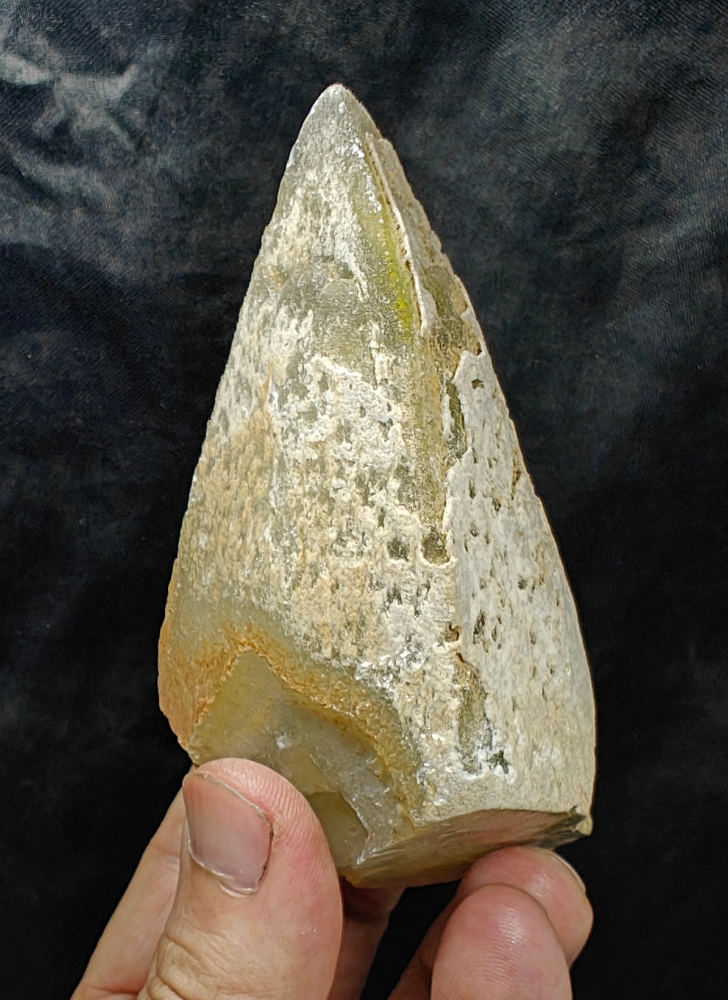 Single beautiful well terminated Dogteeth Calcite Crystal 406 grams