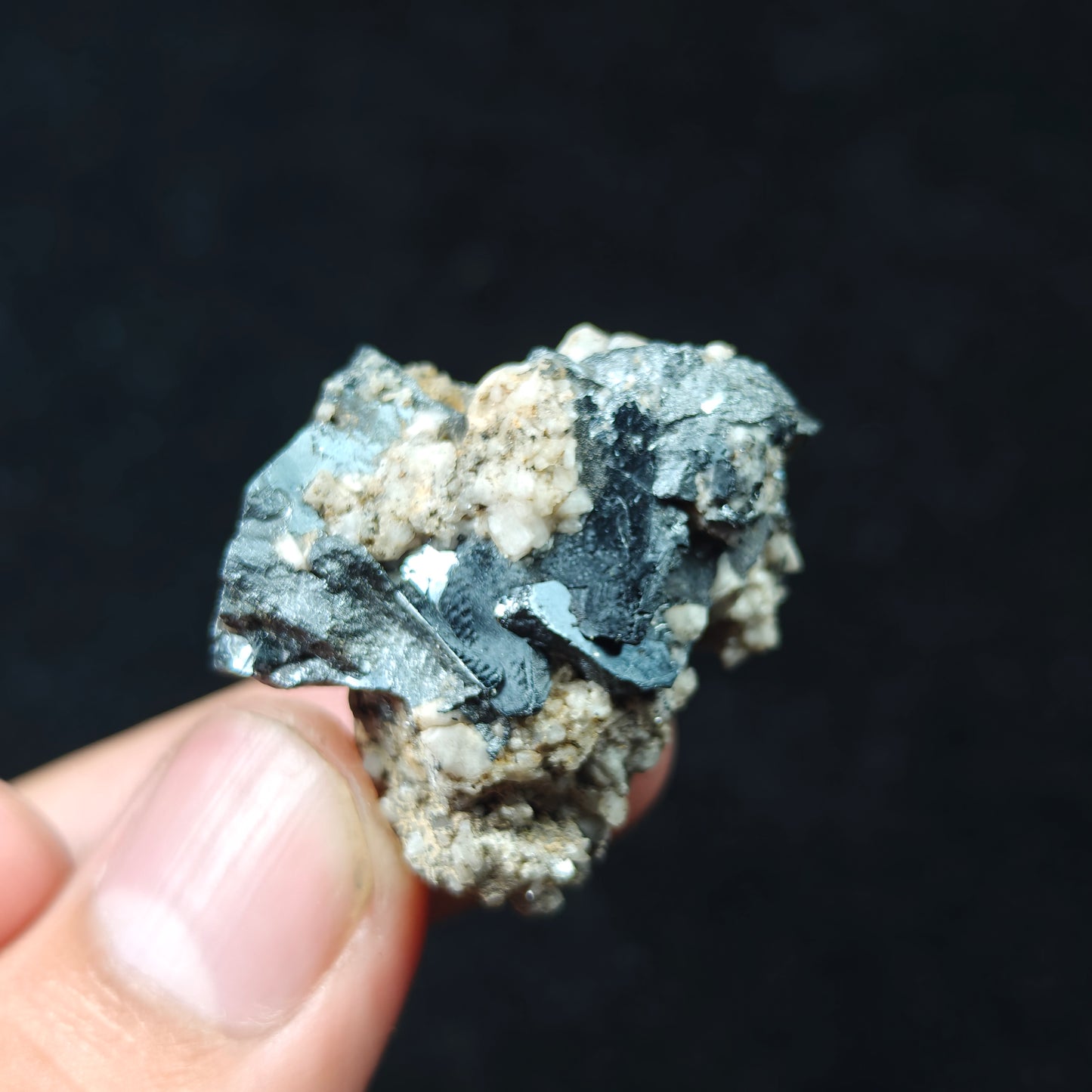 Natural hematite specimen 15 grams