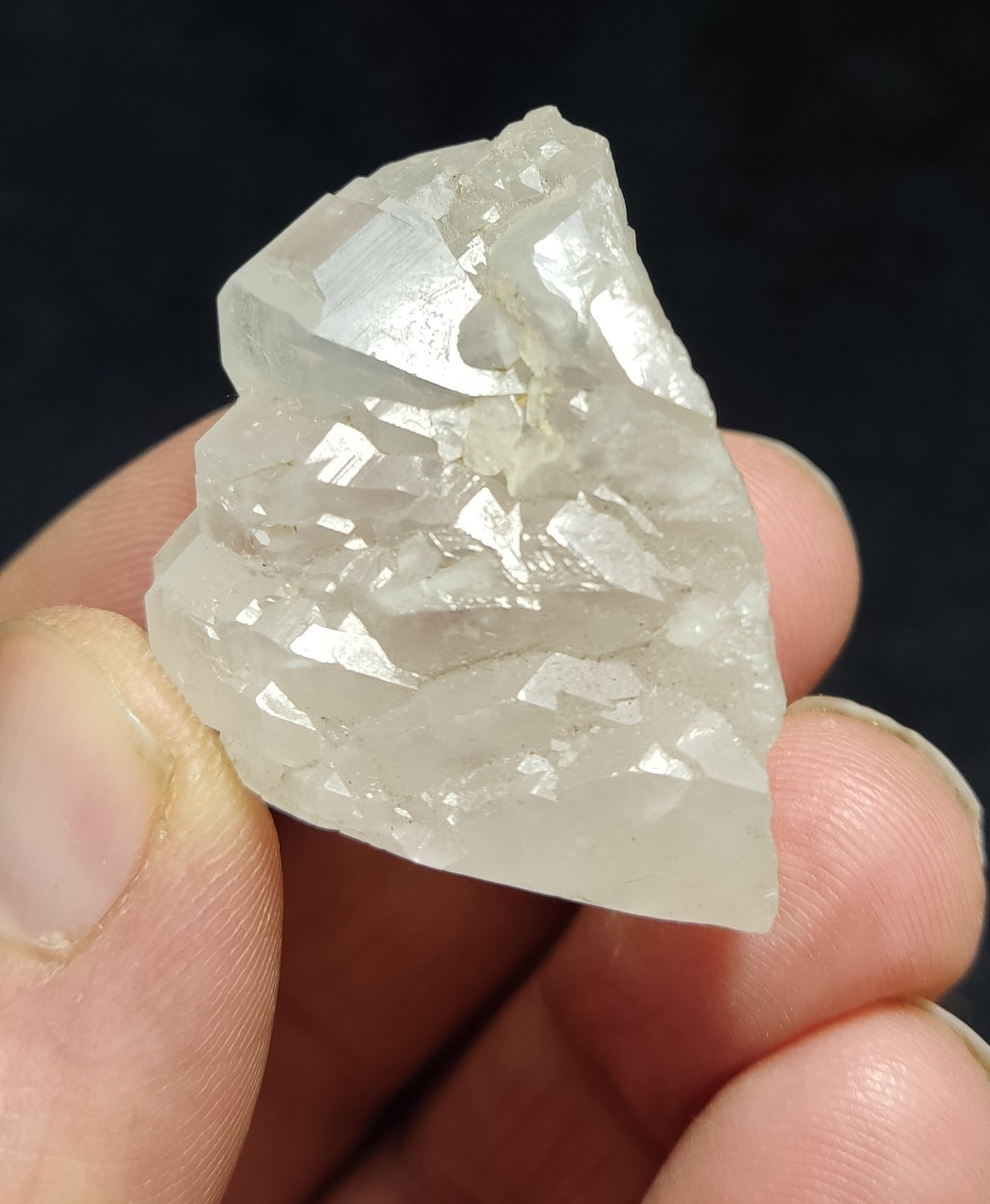 Natural terminated gwindel Quartz crystal 28 grams