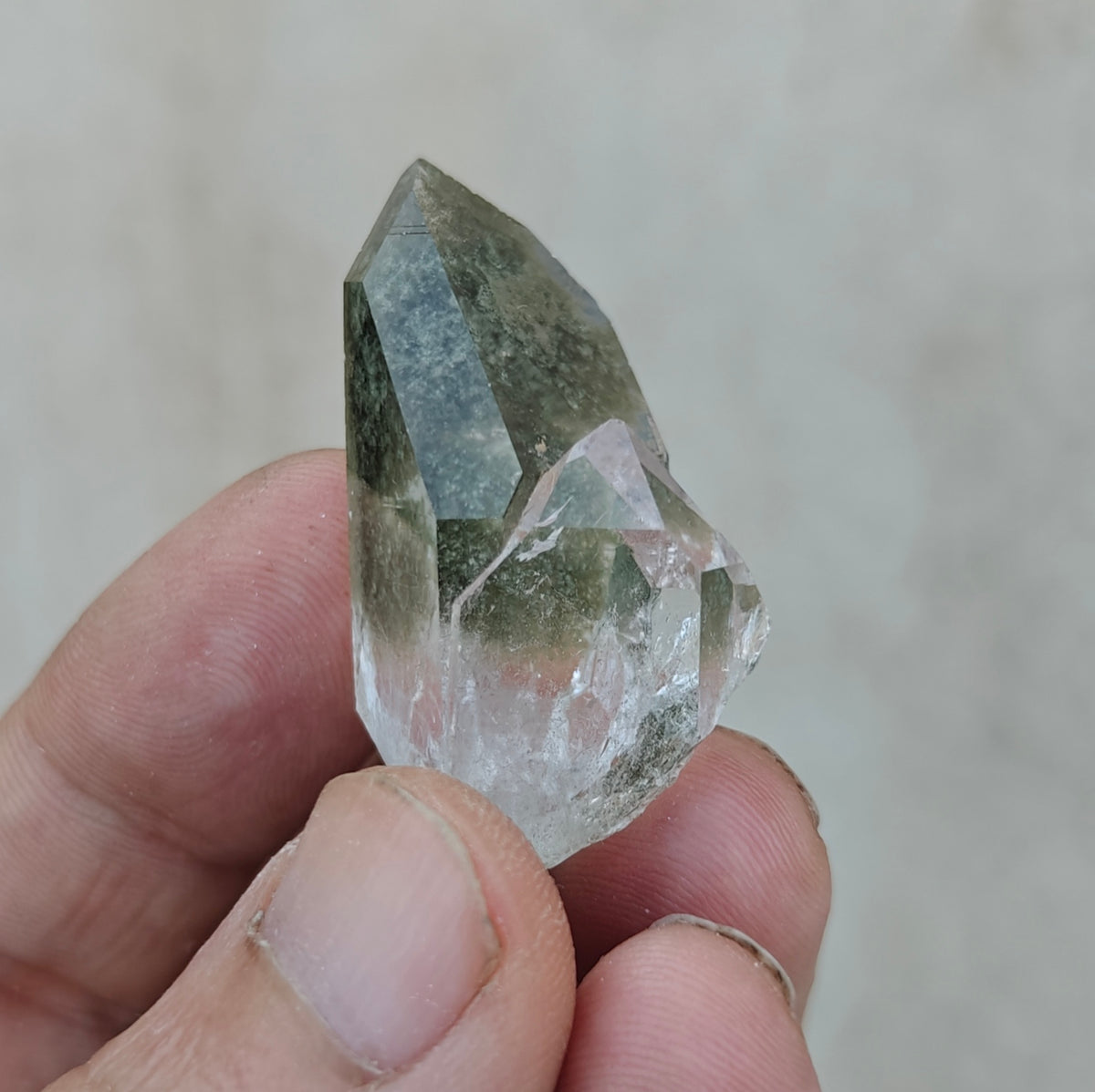 Natural chlorite Quartz crystal 22 grams