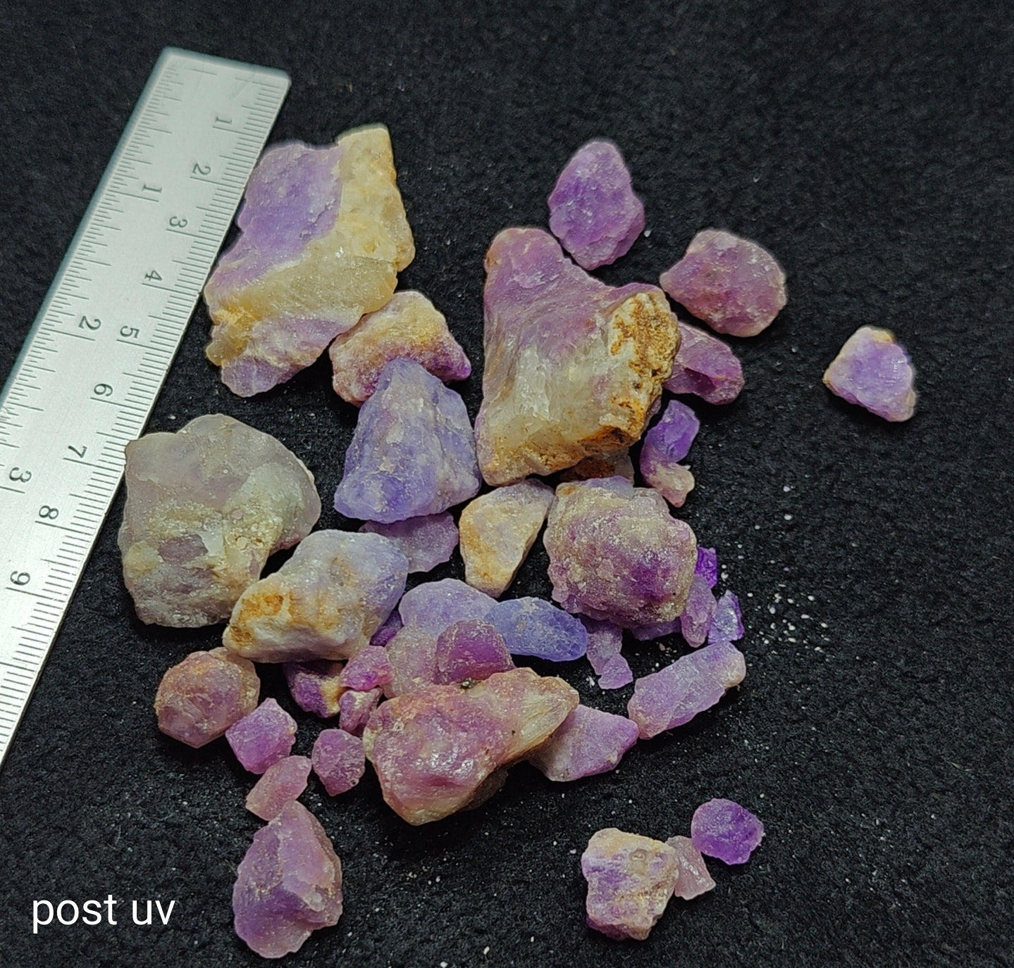 Rough Hackmanite Highly Tenebrescent Lot 100 grams