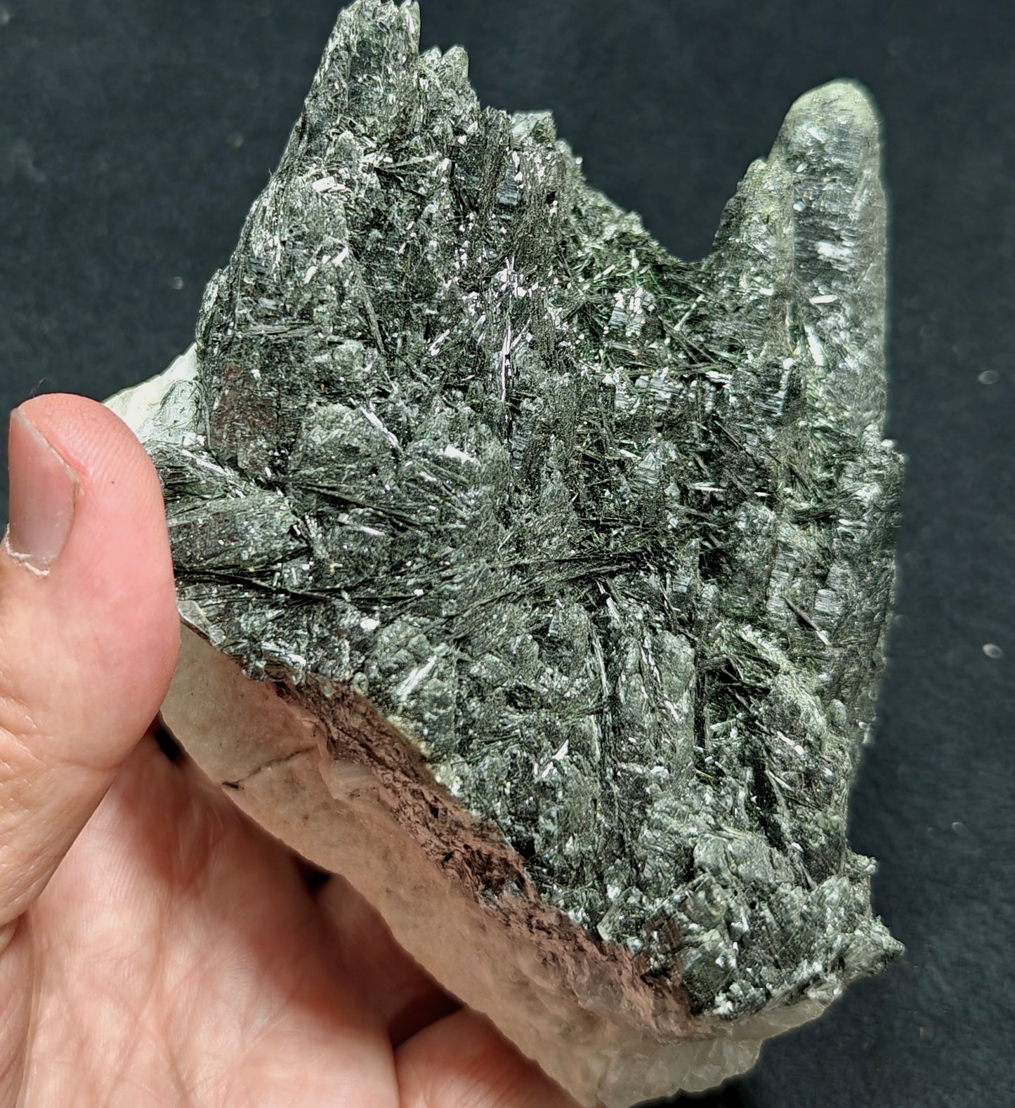 An Aesthetic large Natural beautifully terminated Chlorite Quartz crystals cluster 835 grams