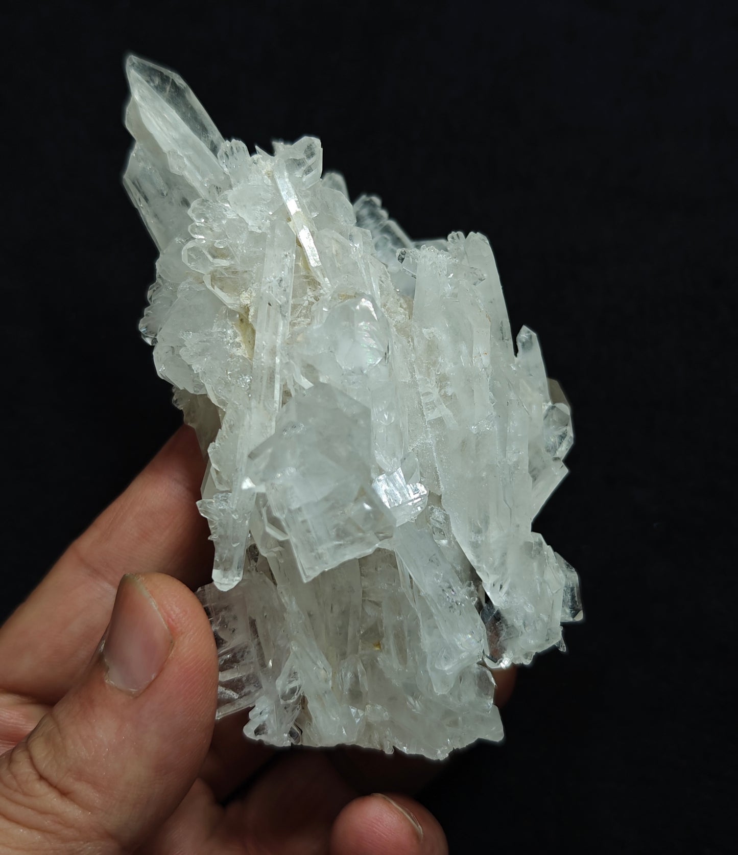 Single beautiful terminated Faden Quartz cluster 213 grams