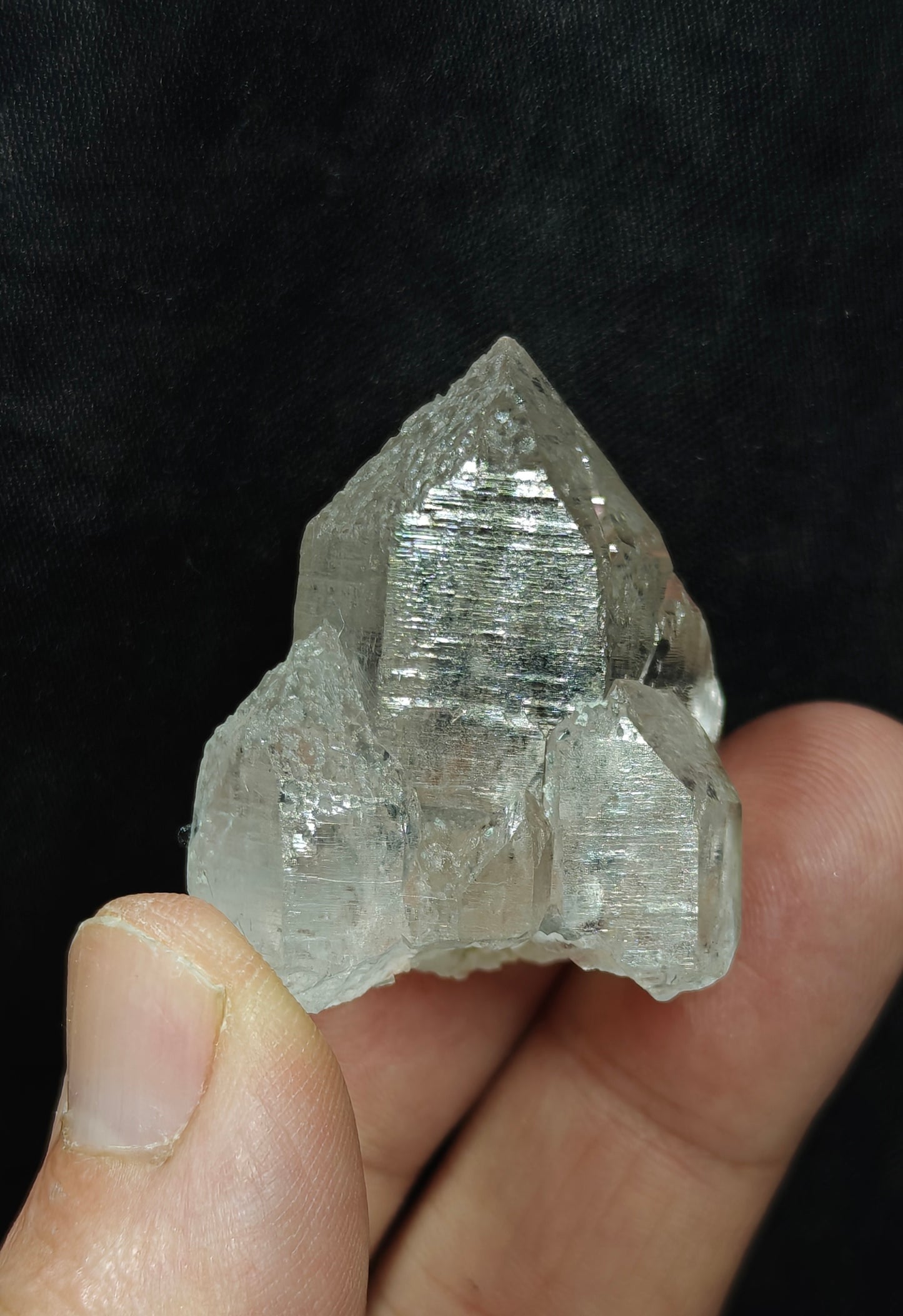 Natural terminated specimen of quartz crystals with associated Garnet 33 grams