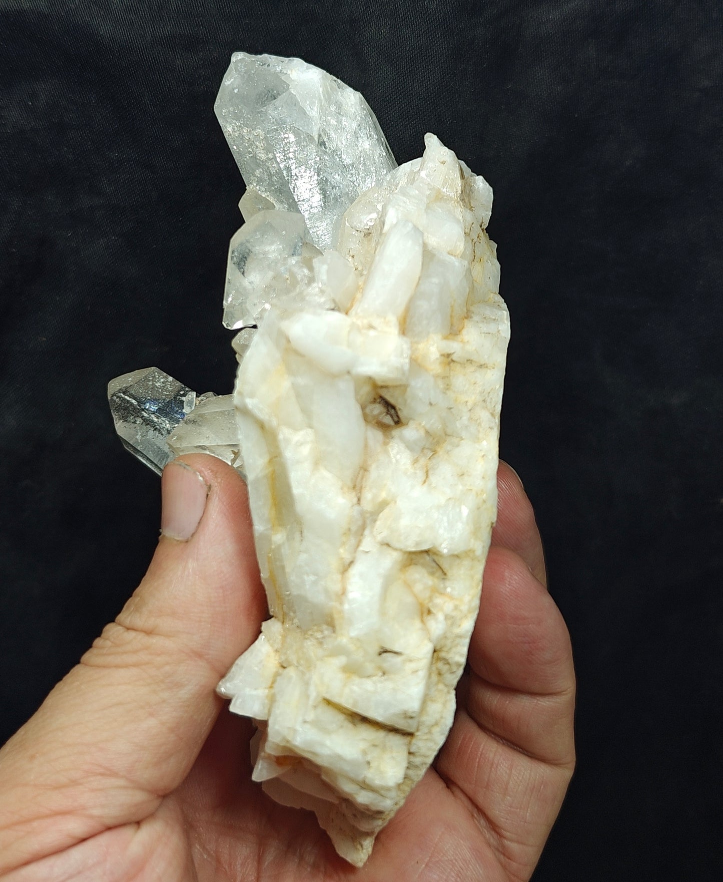 Natural Terminated quartz Crystals cluster 394 grams
