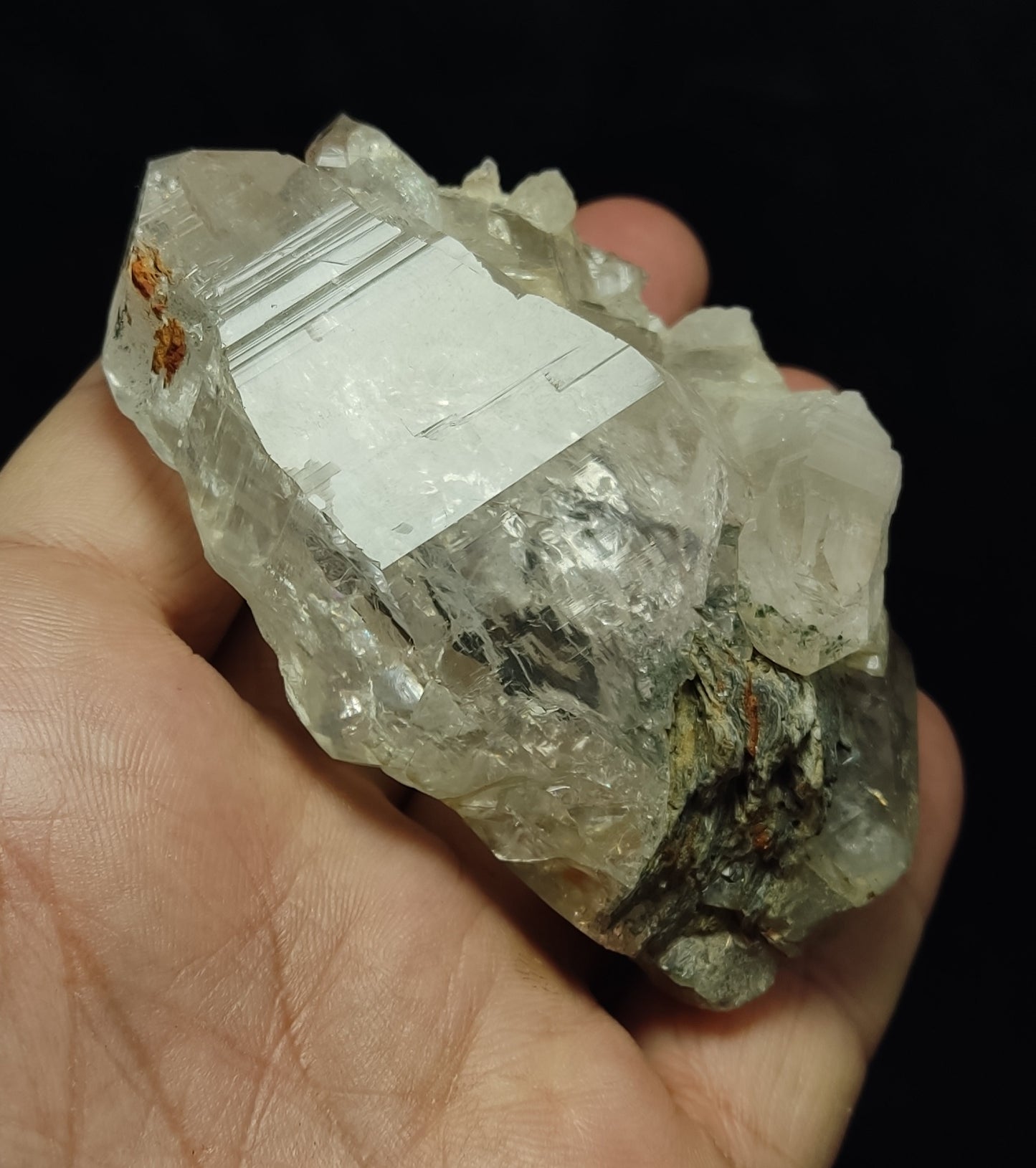 Natural terminated Quartz Crystal Specimen 219 grams