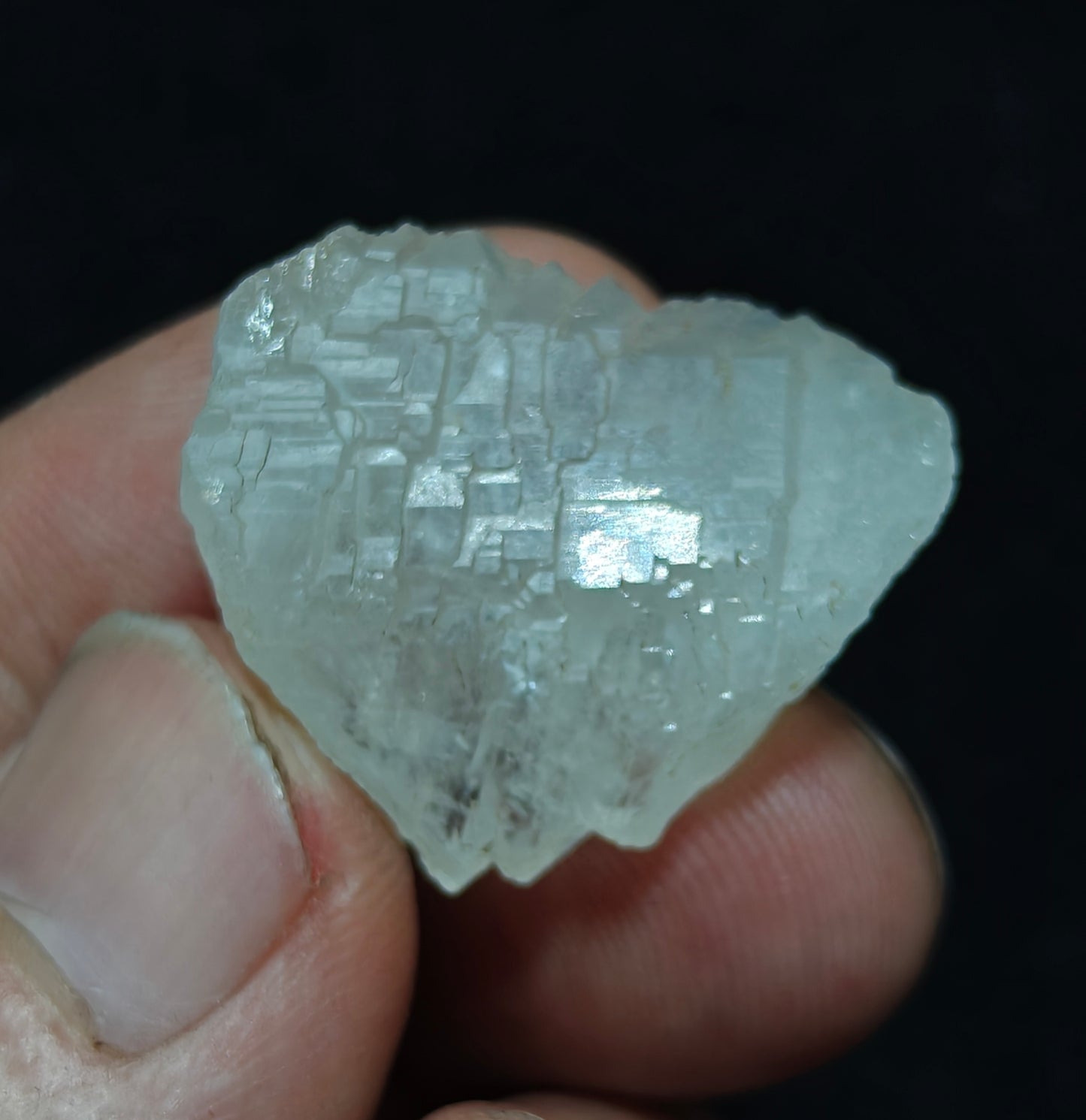 Natural gwindel quartz crystal 9 grams