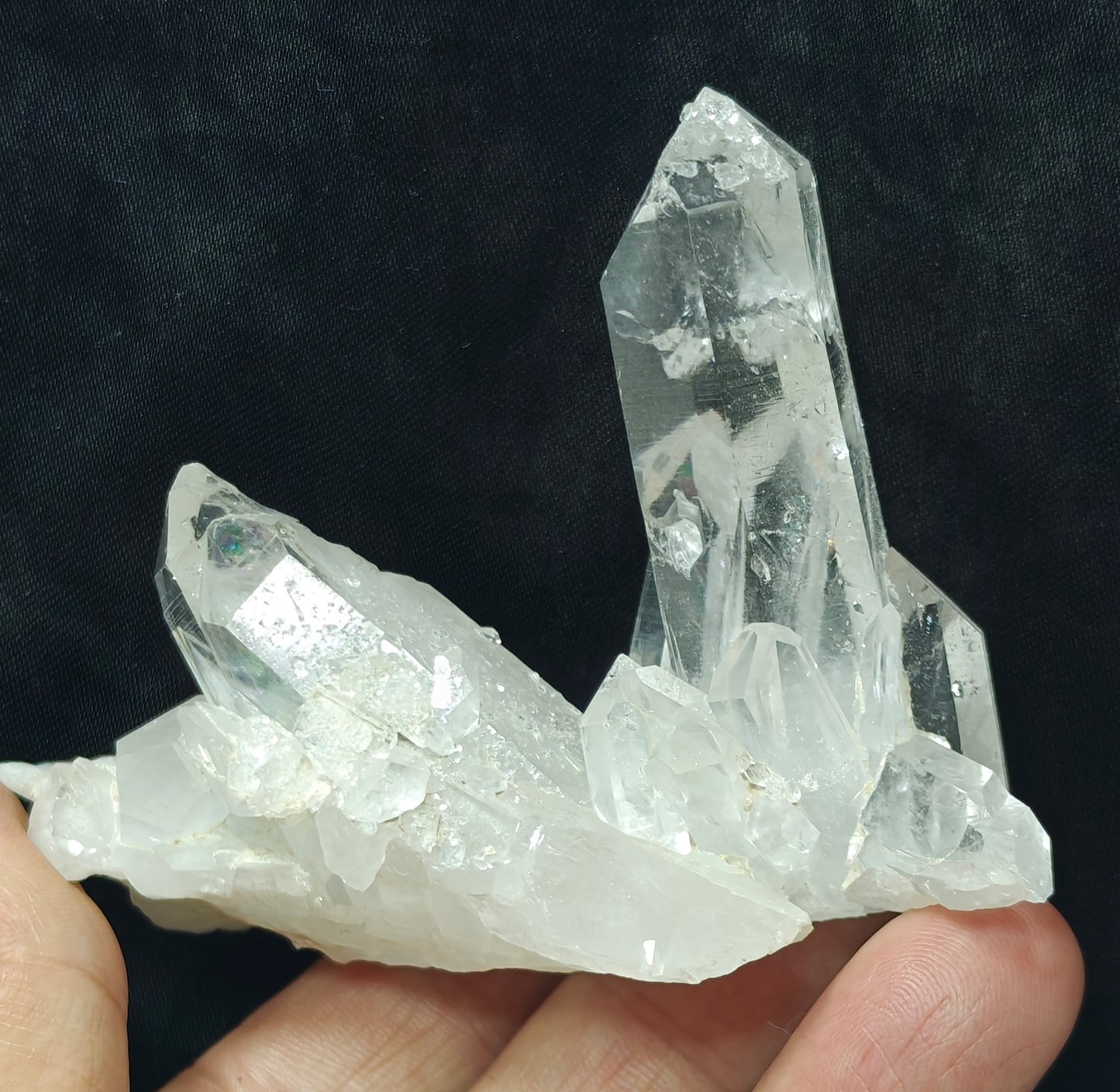 Natural terminated clear Quartz Crystal cluster 143 grams
