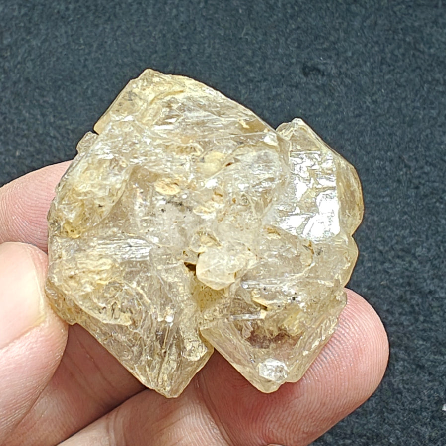 Natural window quartz fenster quartz crystal 38 grams