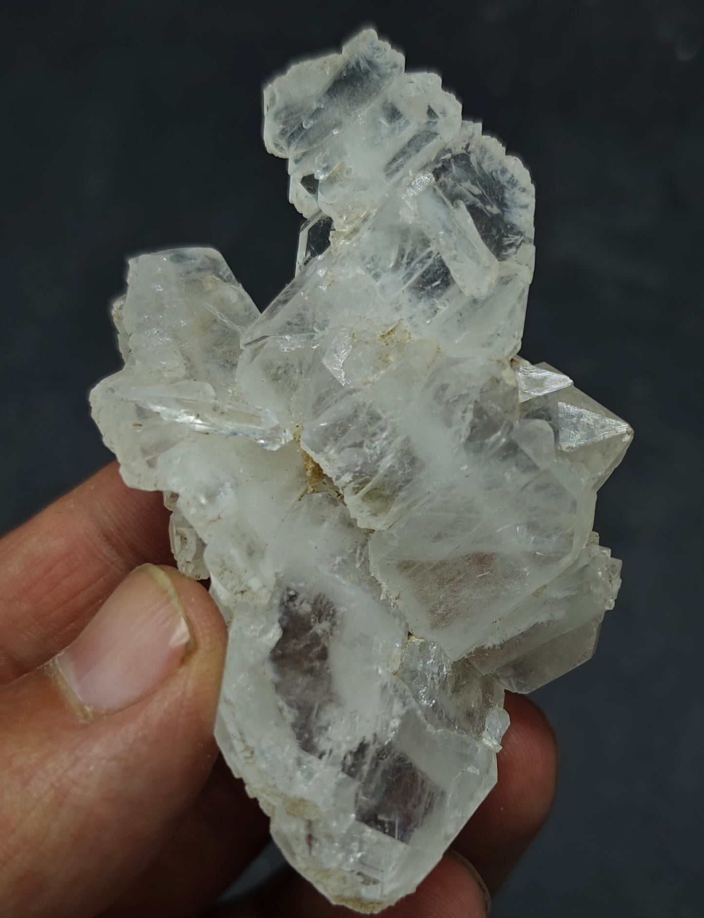 Very aesthetic interconnected faden quartz crystal 53 grams