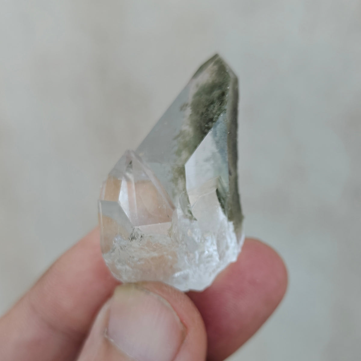 Natural chlorite Quartz crystal 22 grams