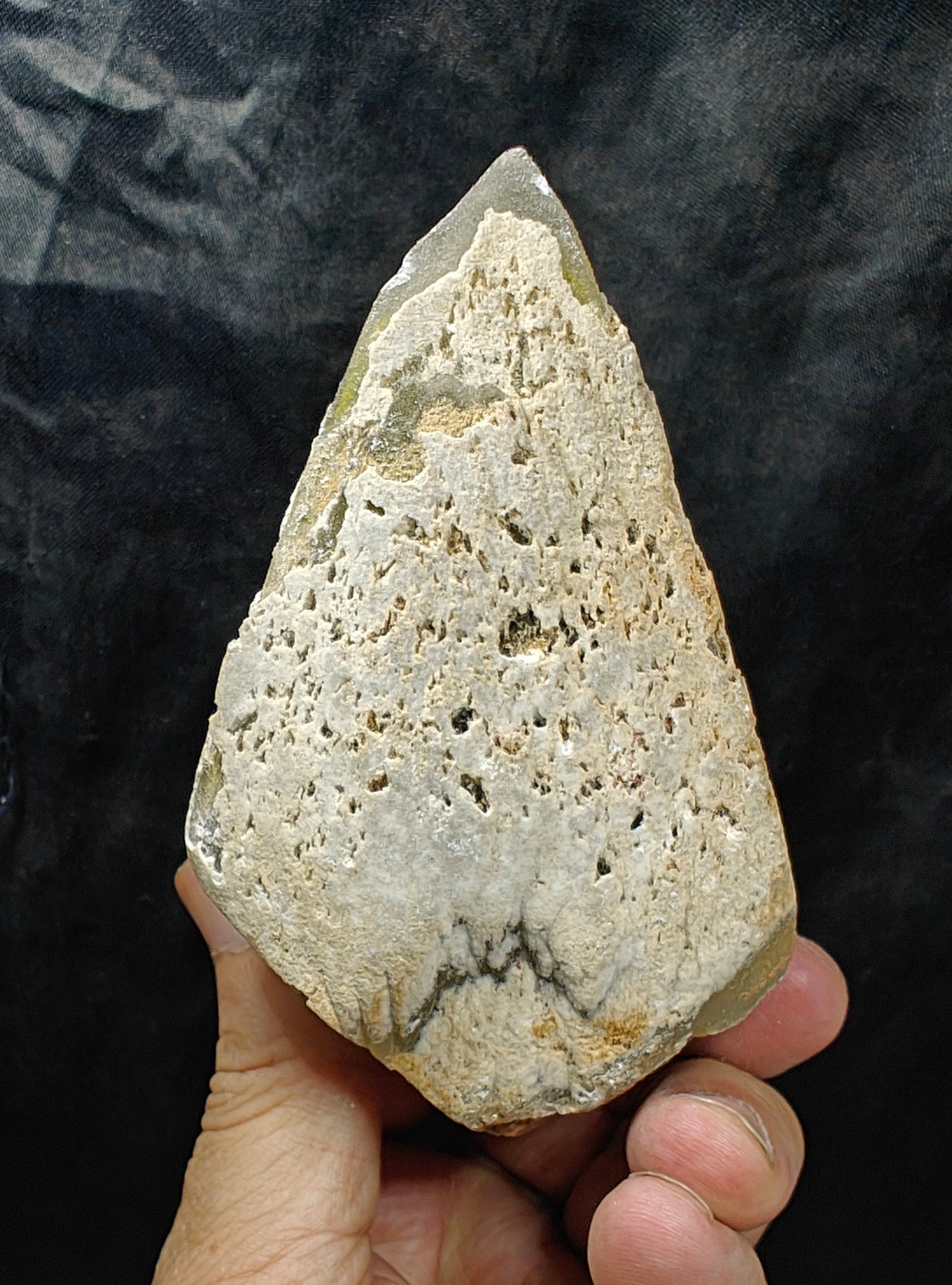 Single beautiful well terminated Dogteeth Calcite Crystal 406 grams