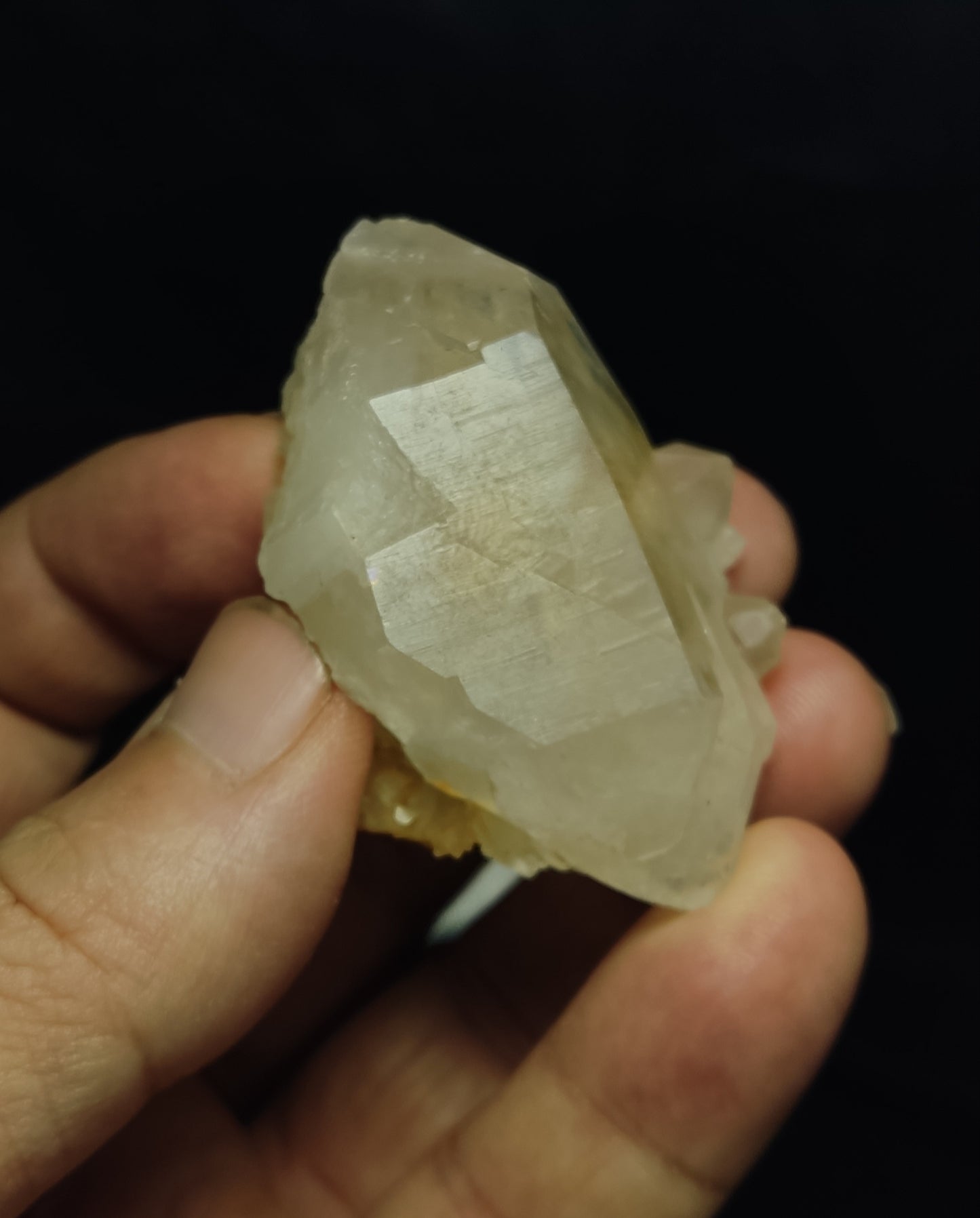 Natural terminated gwindel Like Quartz crystal 63 grams