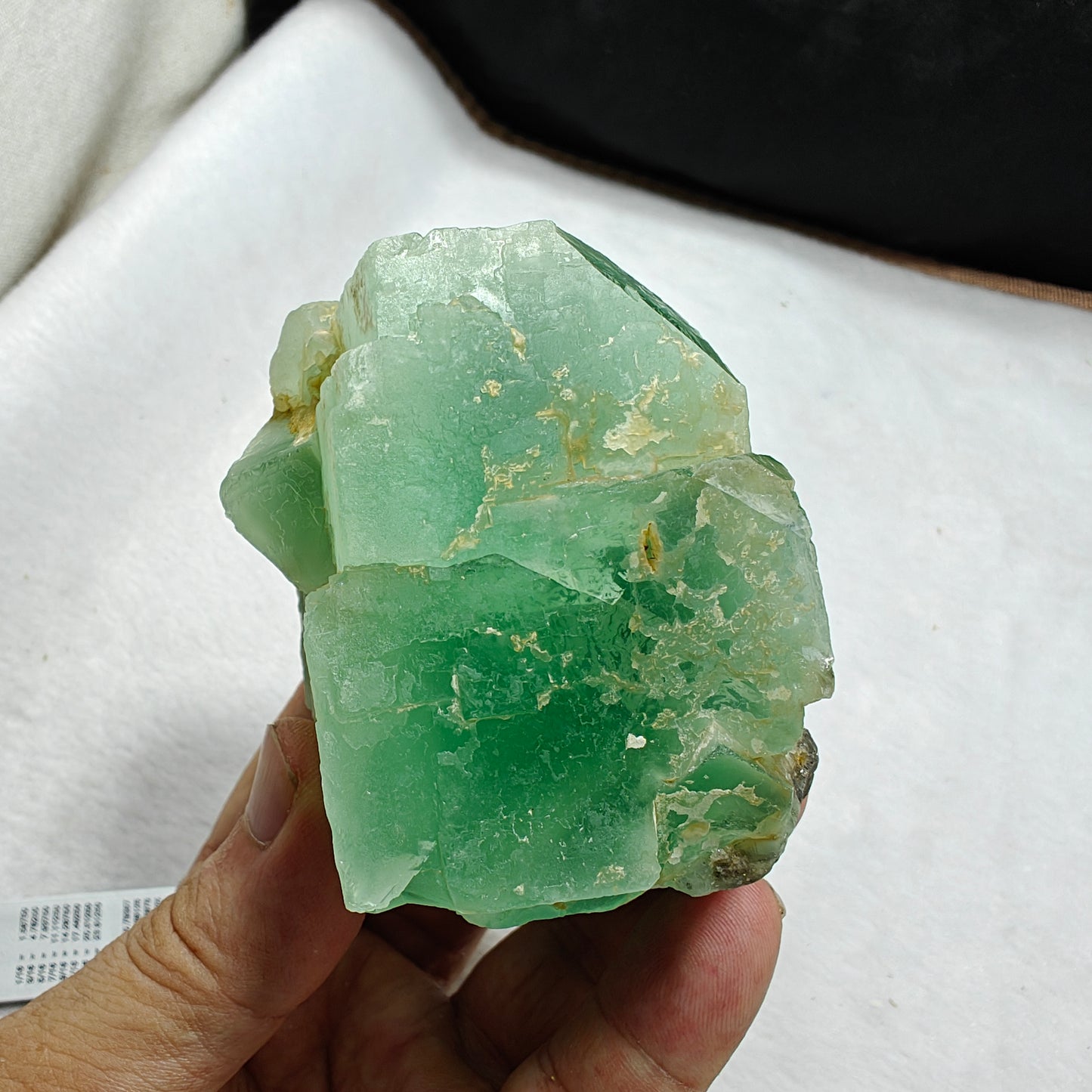 Natural green fluorite 537 grama