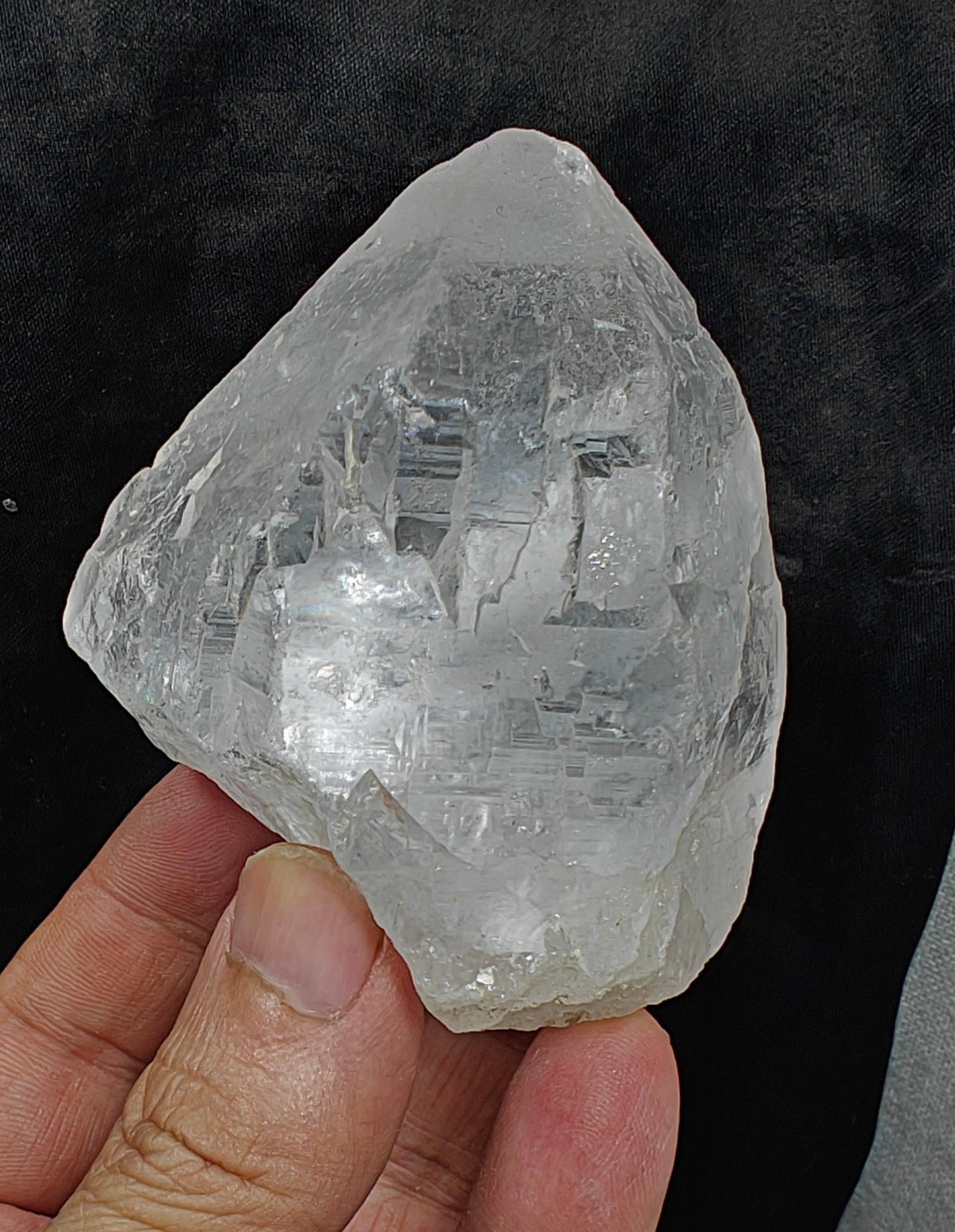 Natural clear terminated Quartz Crystal 306 grams