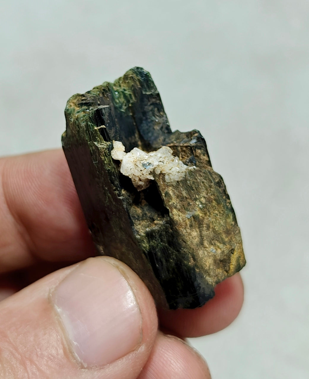 Natural aegirine crystal 18g