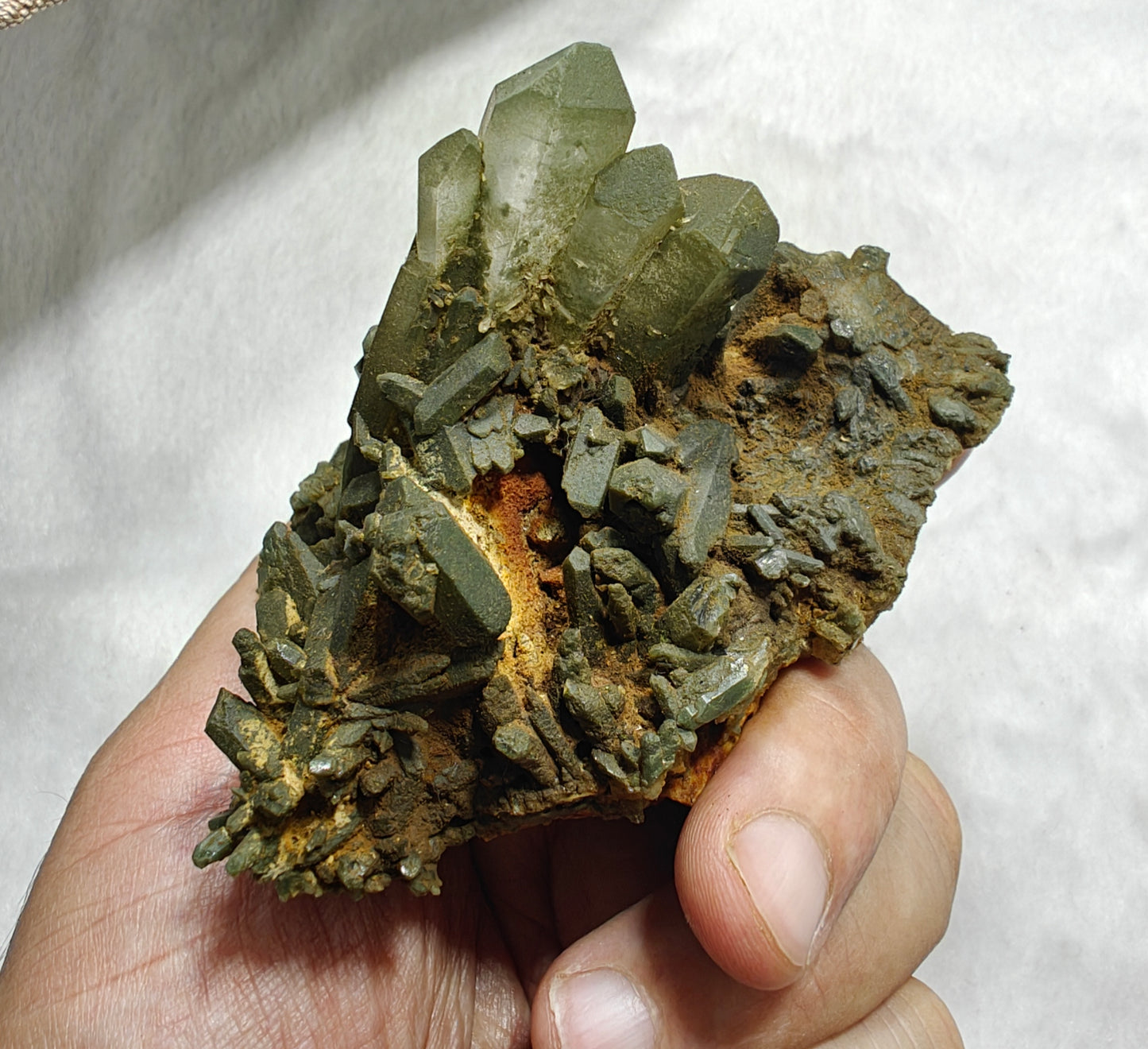 An Aesthetic Natural crystals cluster of beautifully terminated Chlorite Quartz 200 grams