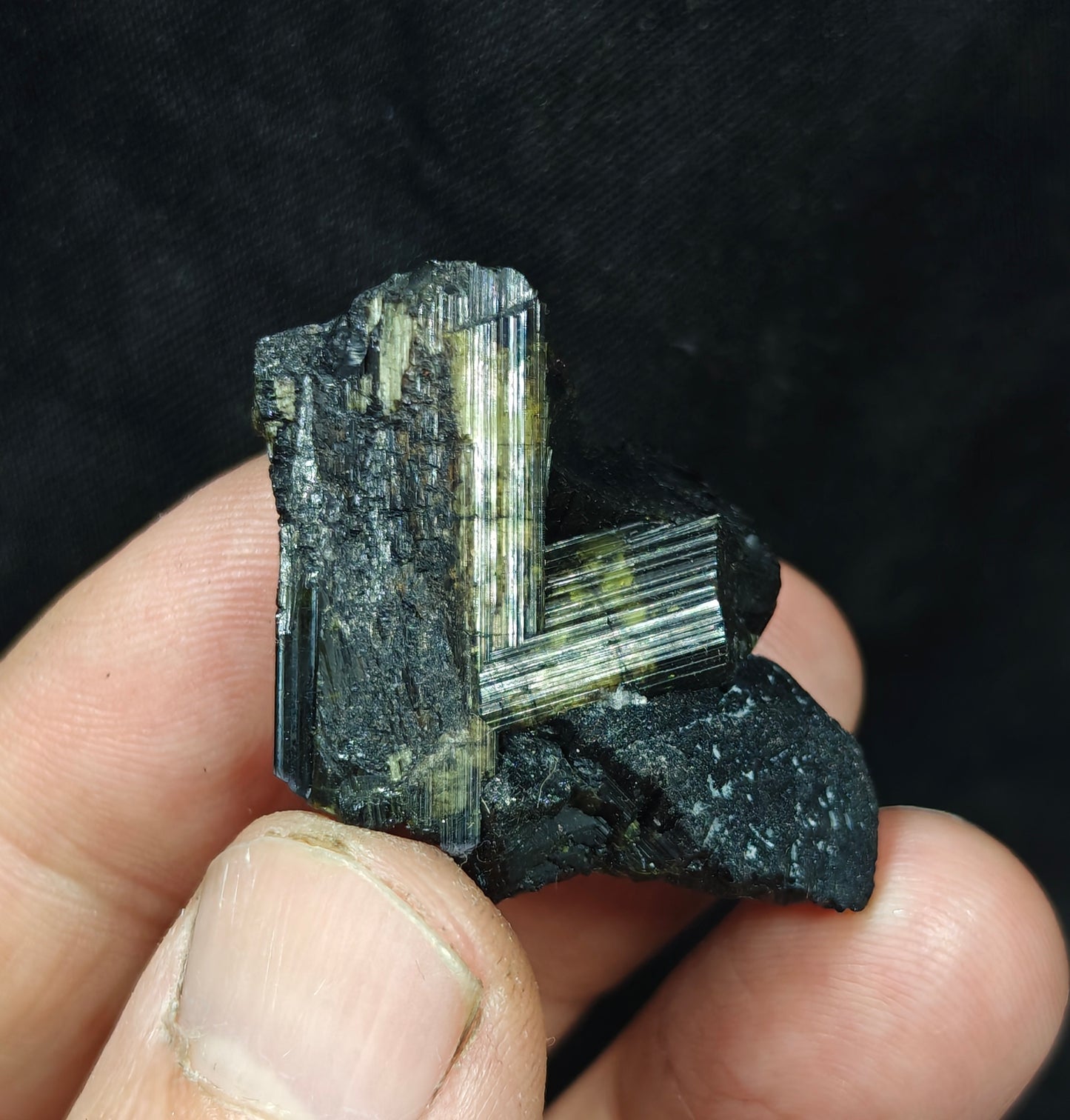 Dark green color Tourmaline with chatoyance effect 19 grams