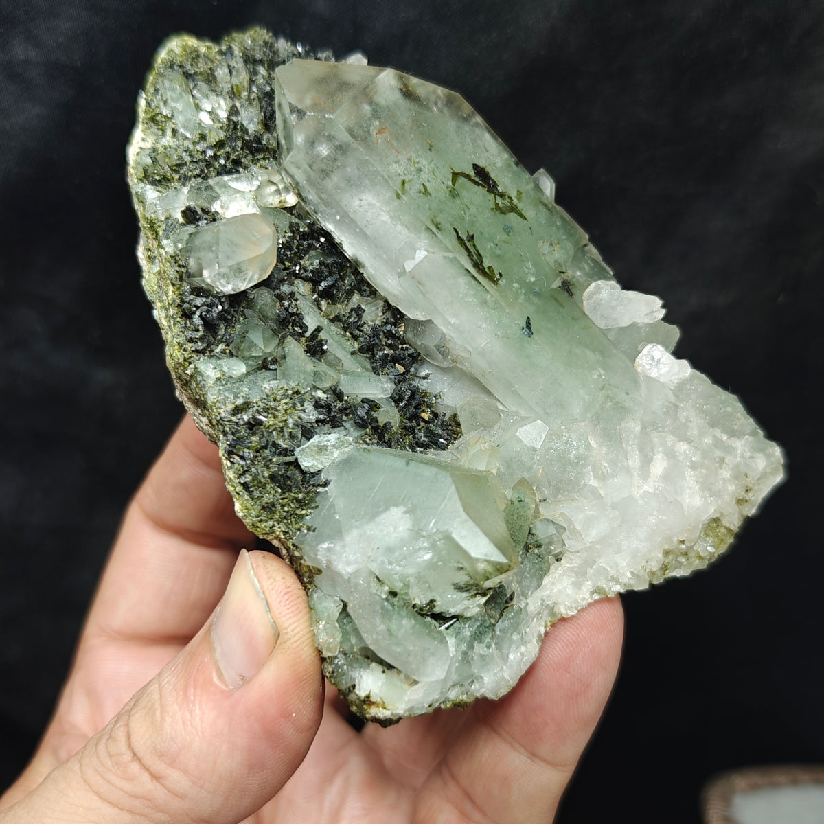 Natural quartz Epidote cluster 448 grams