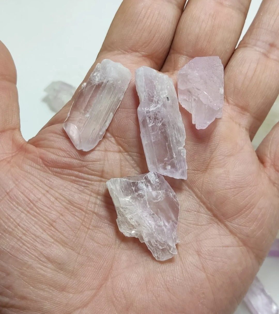 380 grams lot of rough Kunzite/spodumene