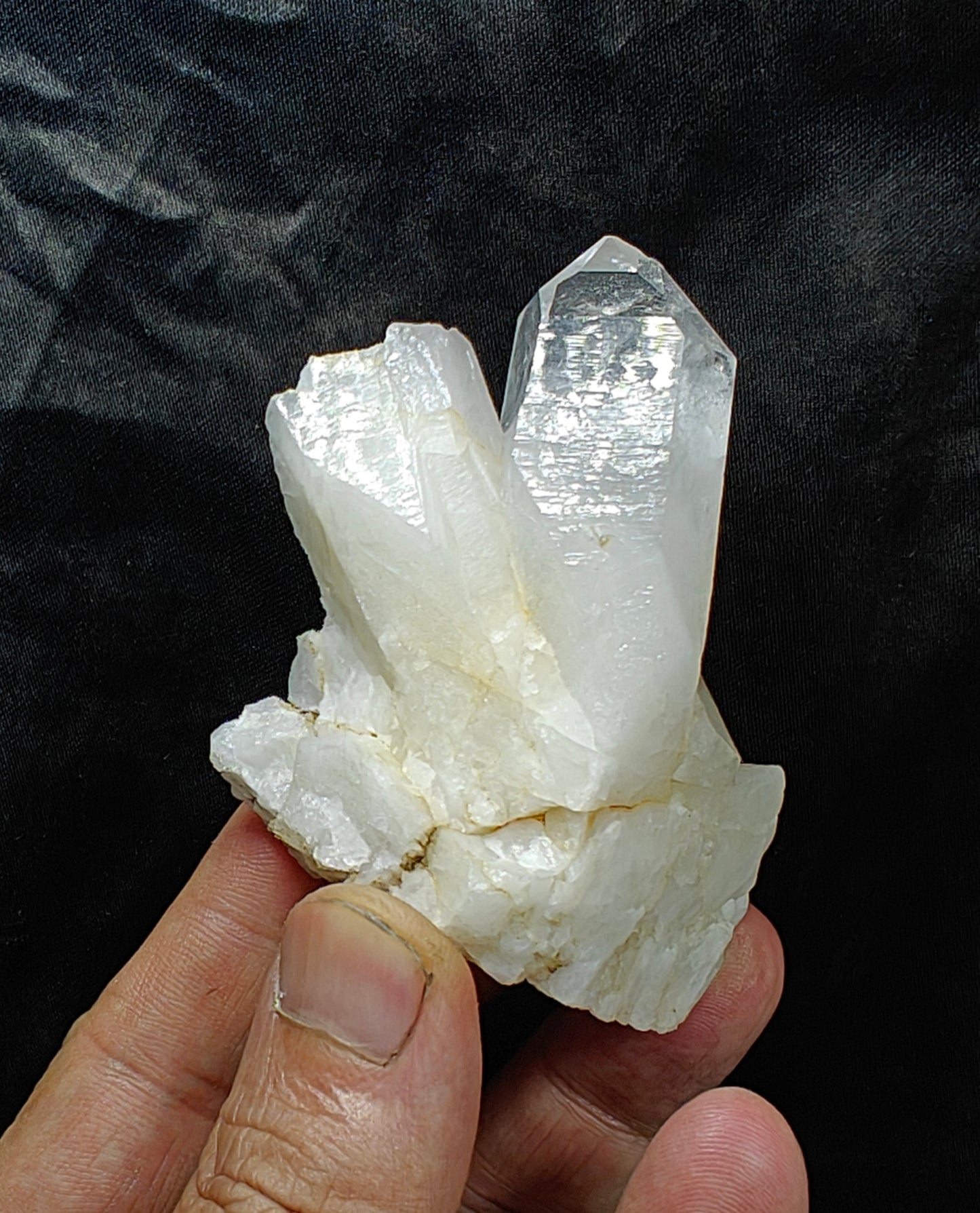 Natural Quartz Crystal 122 grams