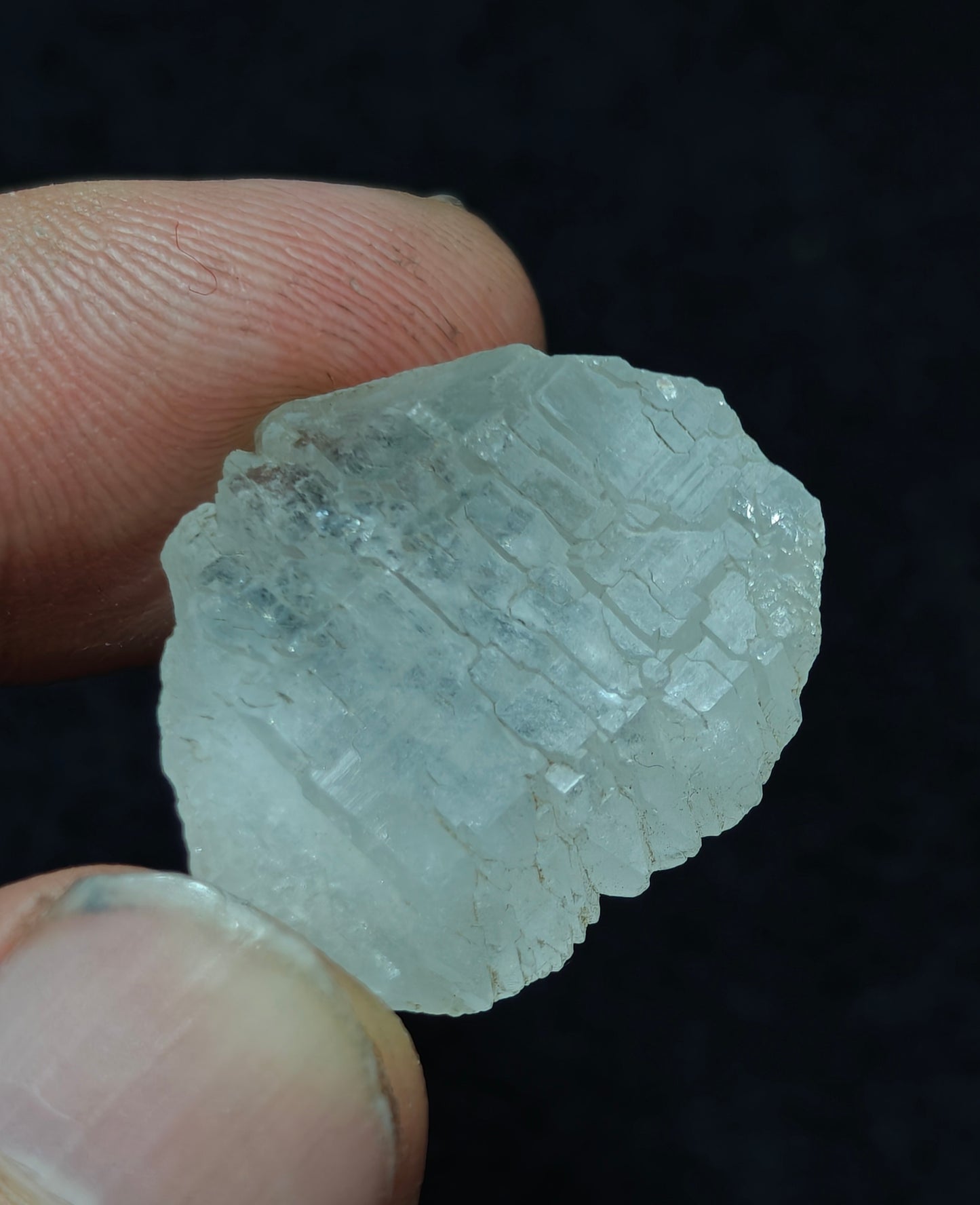 Natural gwindel quartz crystal 9 grams