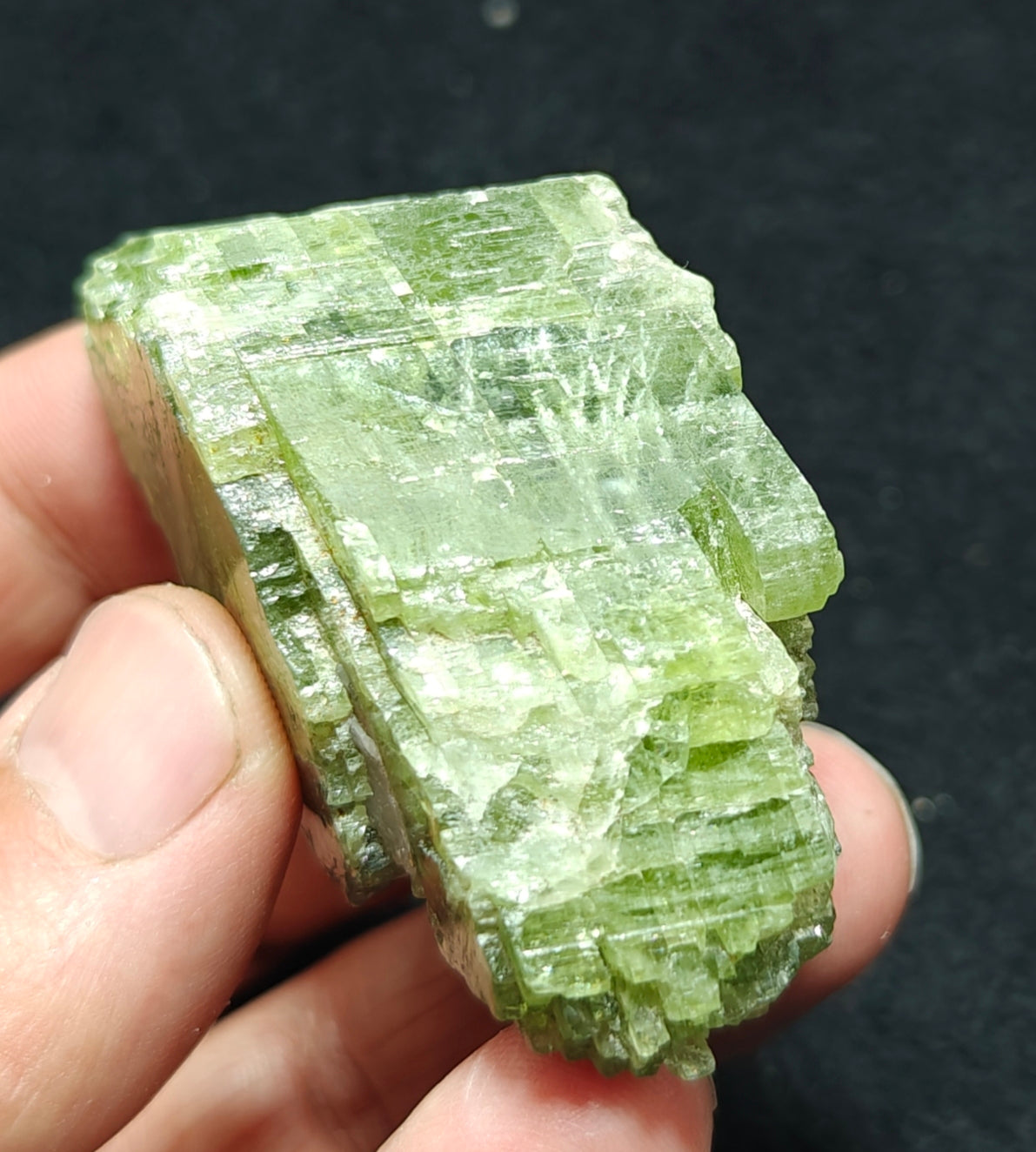 Green diopside crystal 132 grams