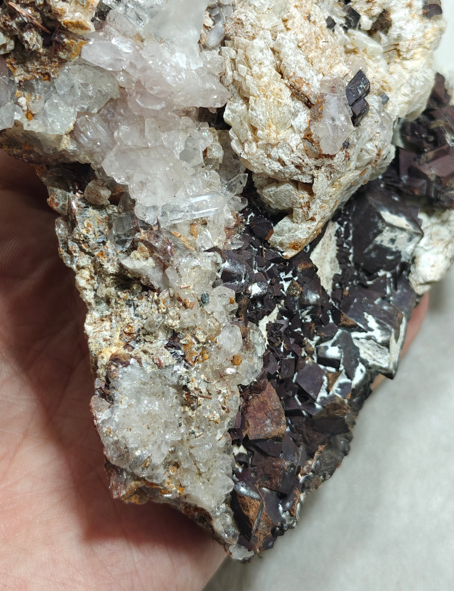 Natural quartz rutiles and siderite specimen 970 grams