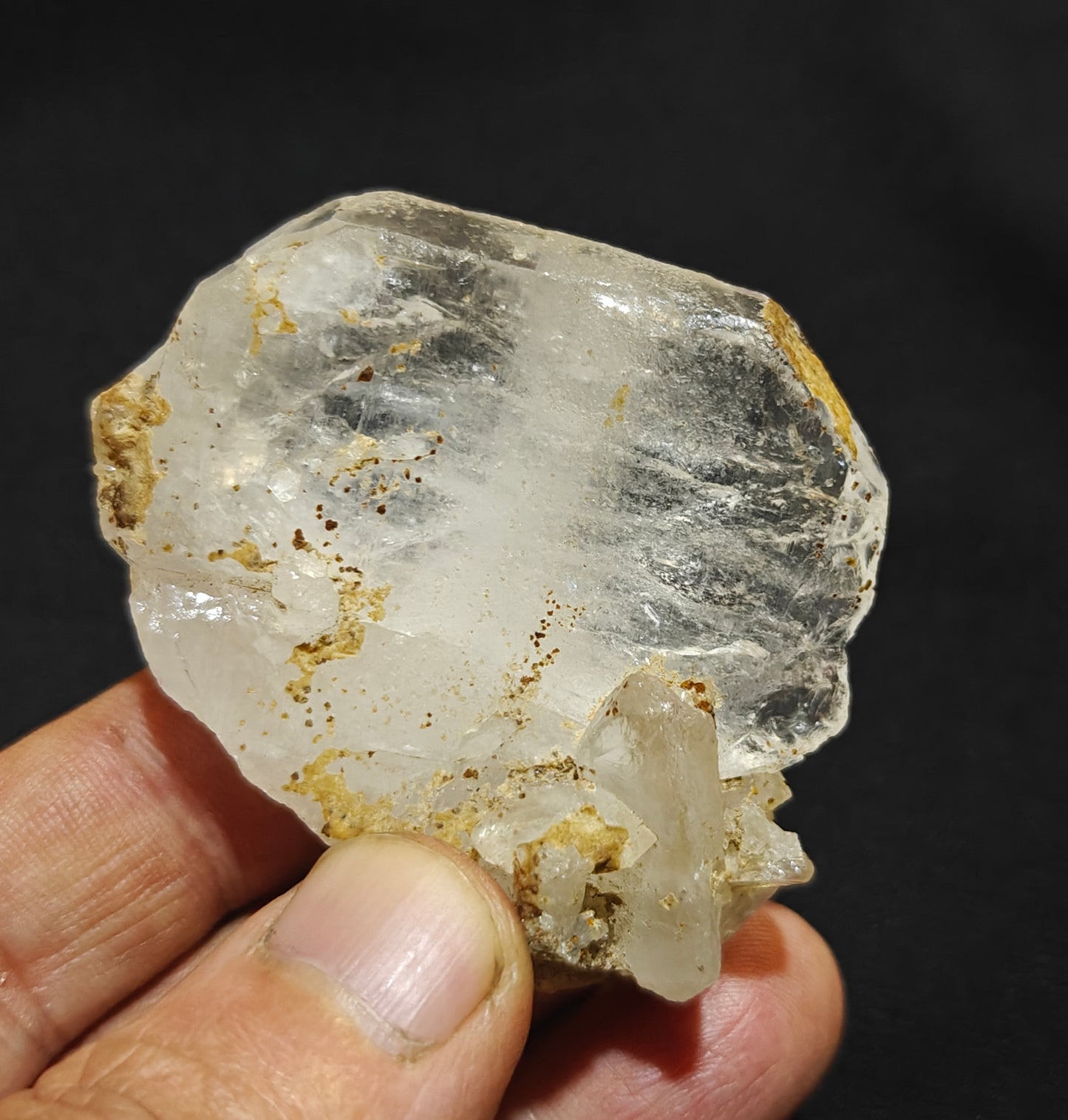 Natural faden quartz crystal 5.5x5x1.5cm