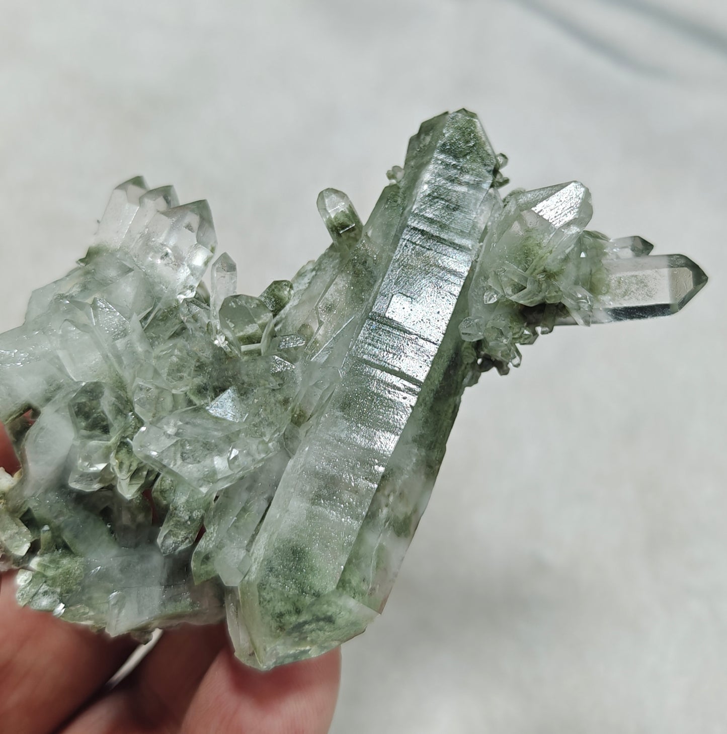Chlorite Quartz crystals cluster 87 grams