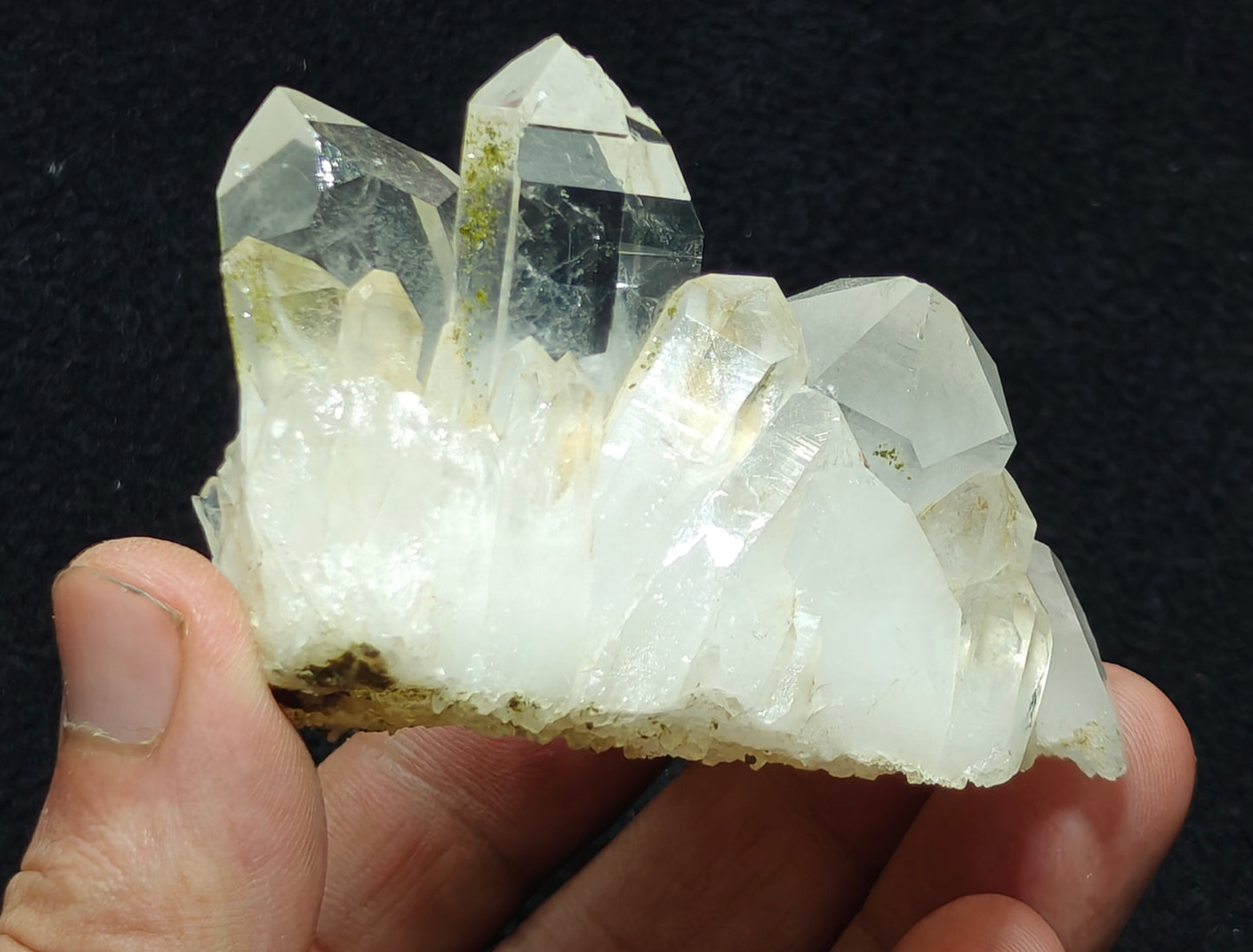 An amazing self standing quartz cluster with Epidote inclusions 160 grams