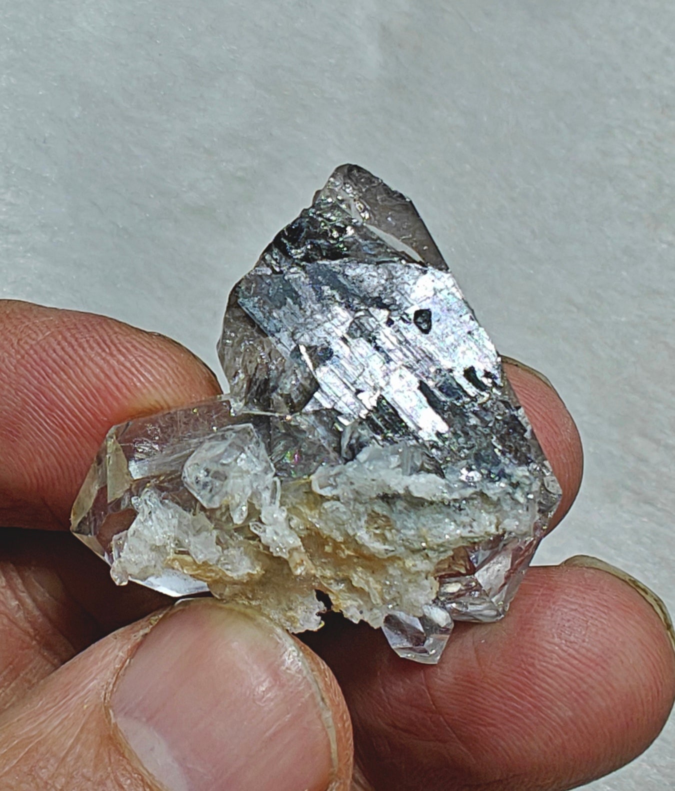 Single amazing terminated brookite Quartz Crystal twins 19 grams