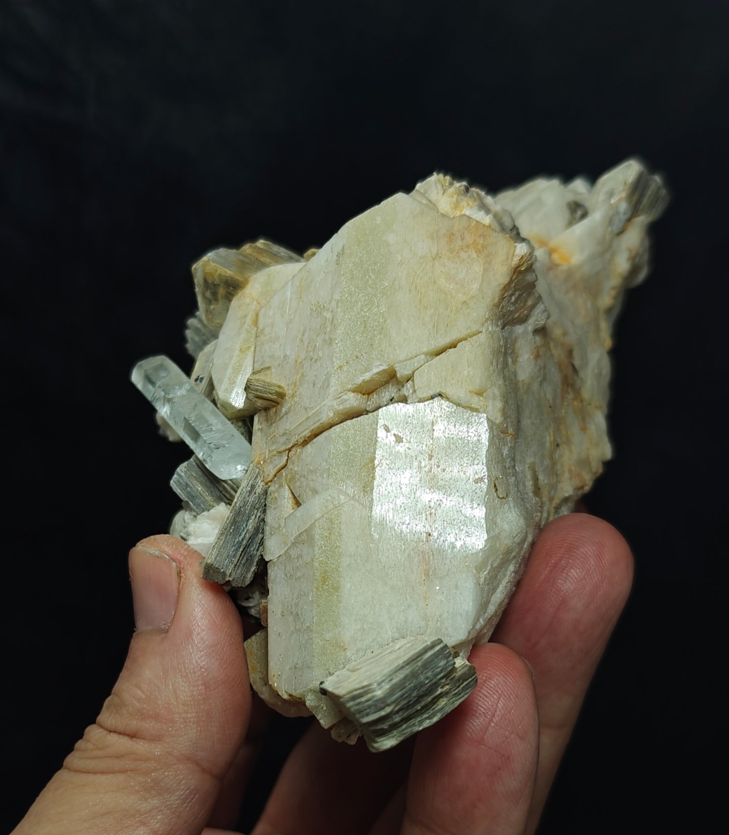 Aquamarine Crystal on matrix of Albite with Mica 452 grams