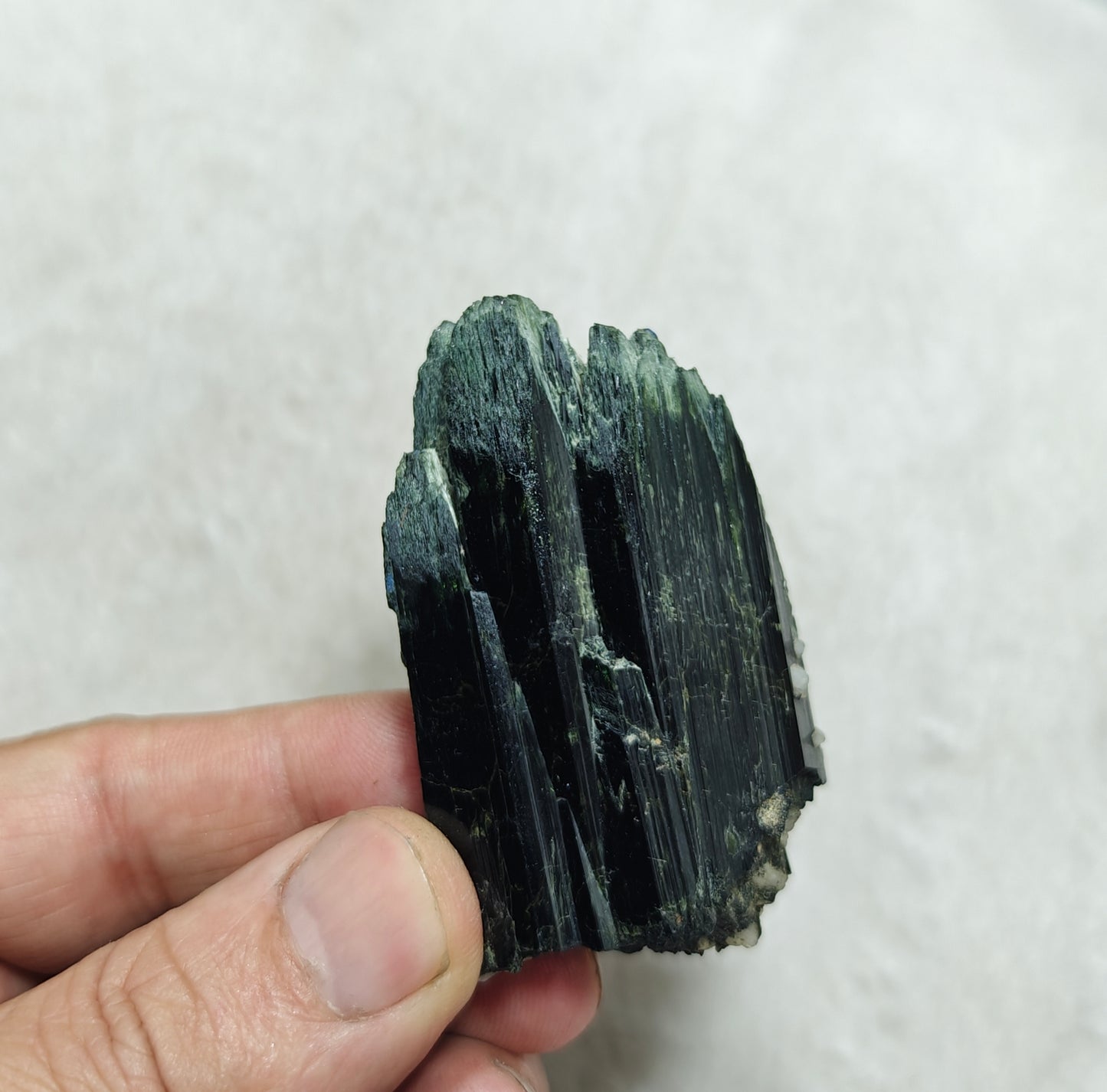 Aegirine crystal specimen 73 grams